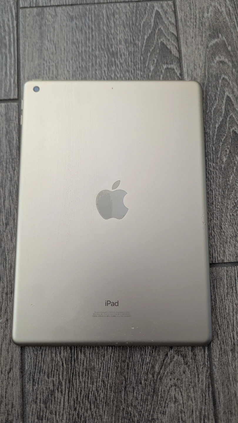 Apple iPad (5th Gen) 128GB – Wi-Fi Only - photo 2