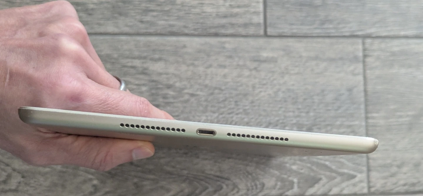 Apple iPad (5th Gen) 128GB – Wi-Fi Only - photo 5