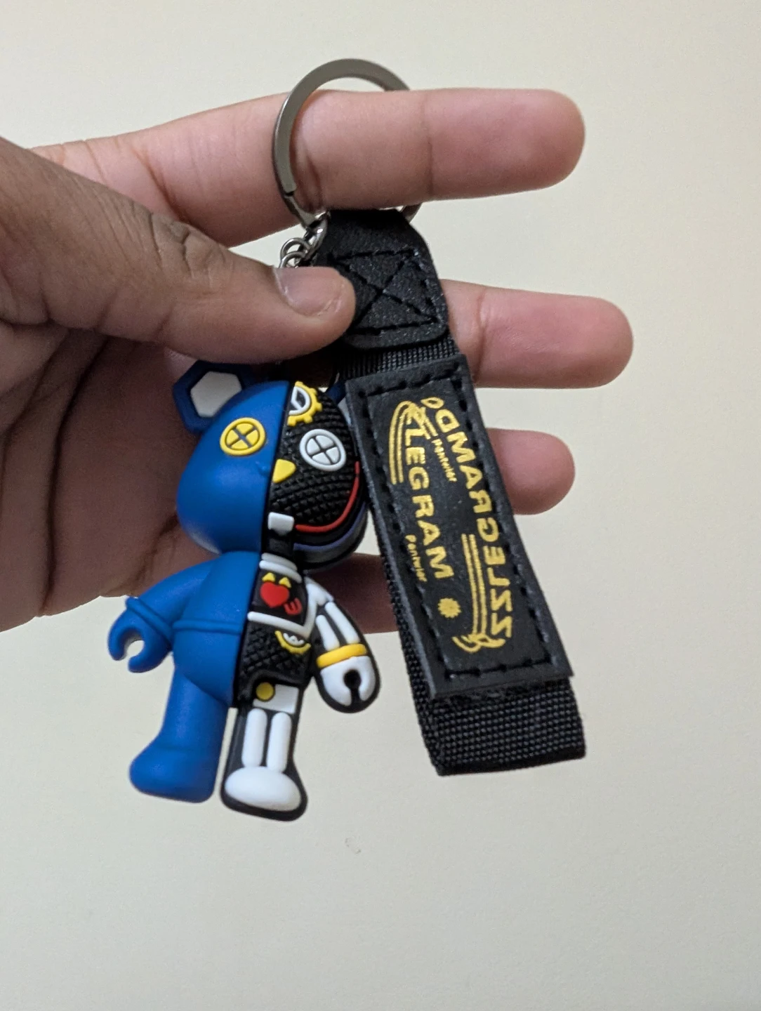 Split Design Bear Keychain