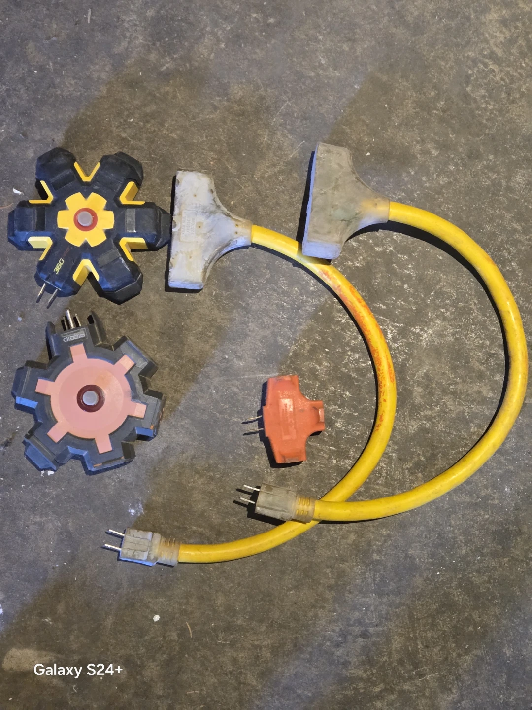 Jobsite Work Light and Assorted Extension Cords