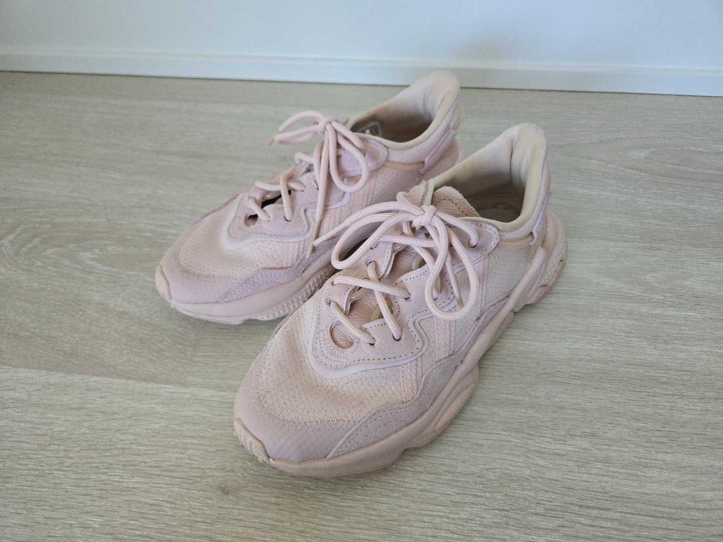 Adidas Ozweego Pink Women's Shoes Size 4 US - photo 2