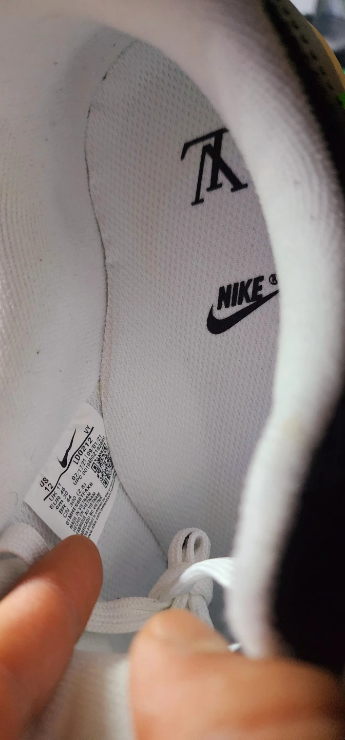 Nike Air Force 1 LV x Gucci Sneakers - photo 5