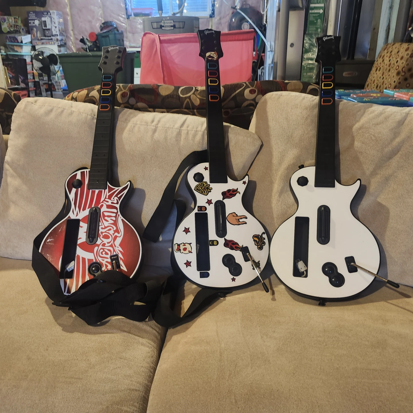 3x Guitar Hero Guitars