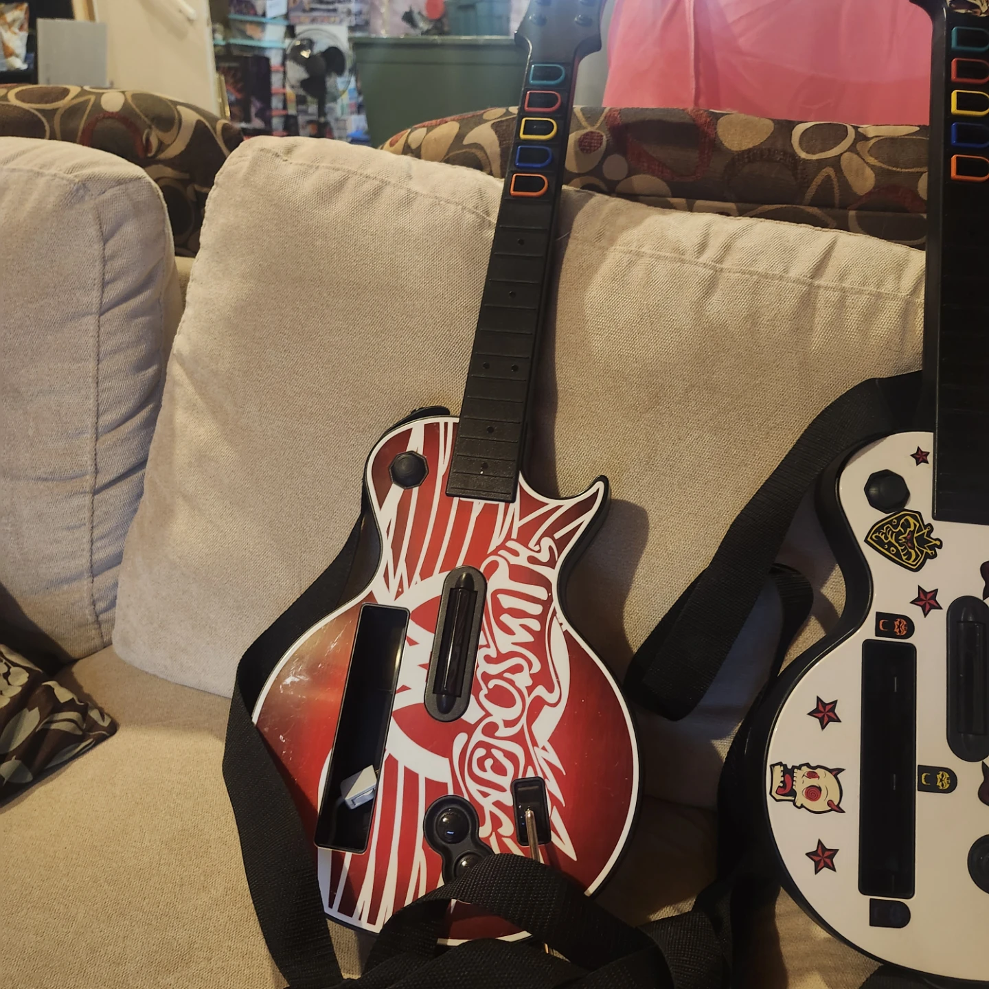3x Guitar Hero Guitars - photo 2