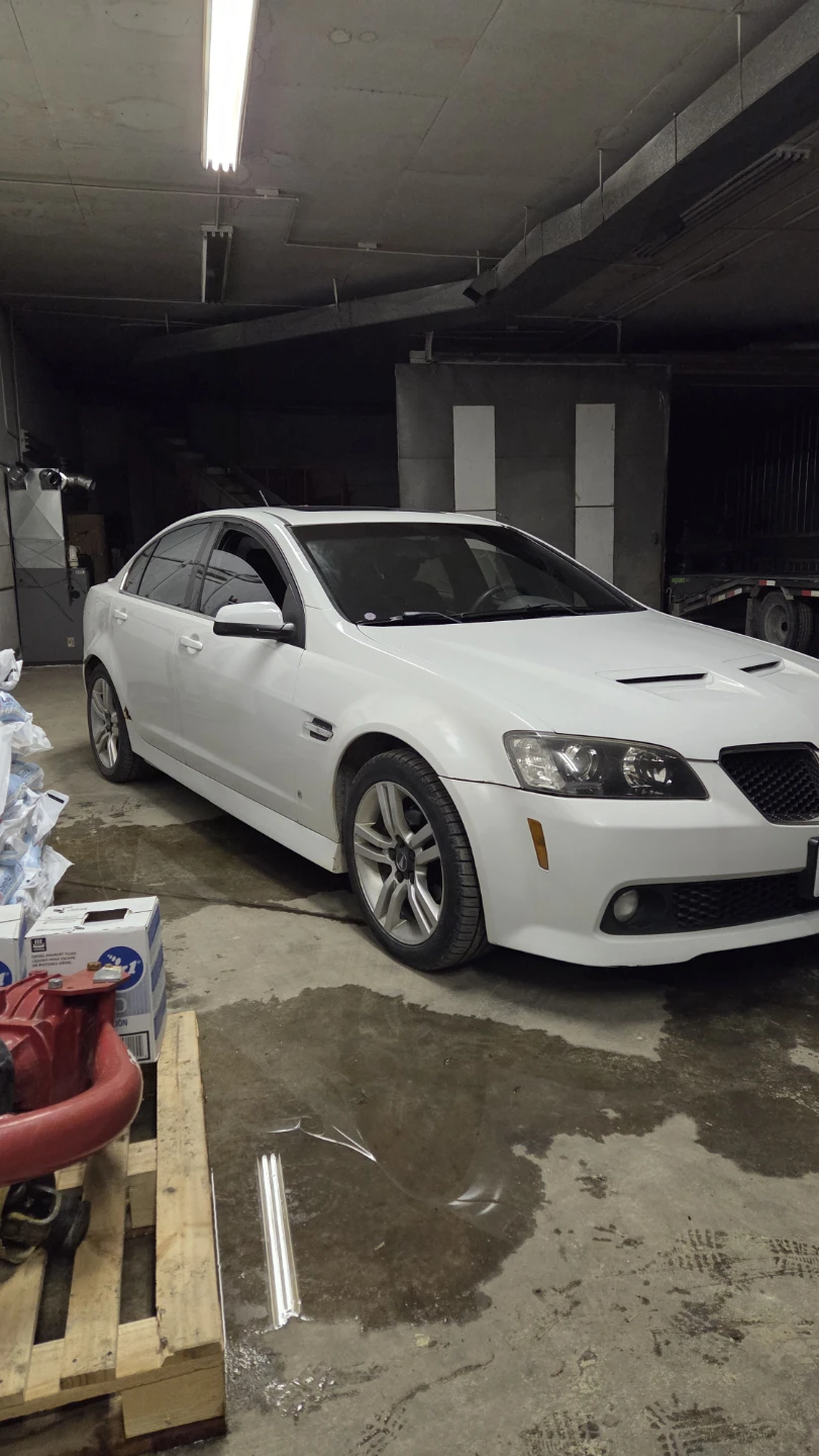 White Pontiac G8 Sedan - photo 2