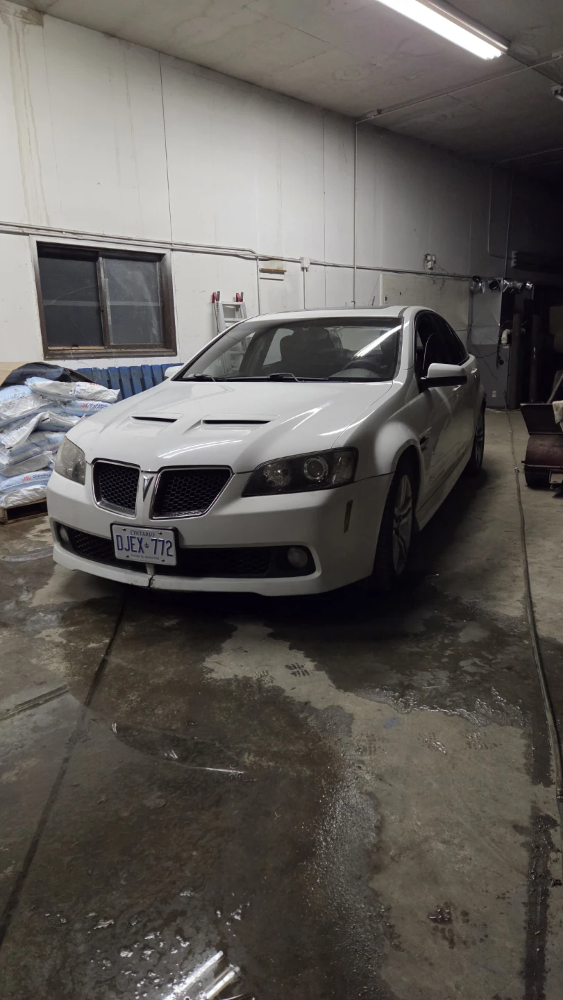 White Pontiac G8 Sedan - photo 3