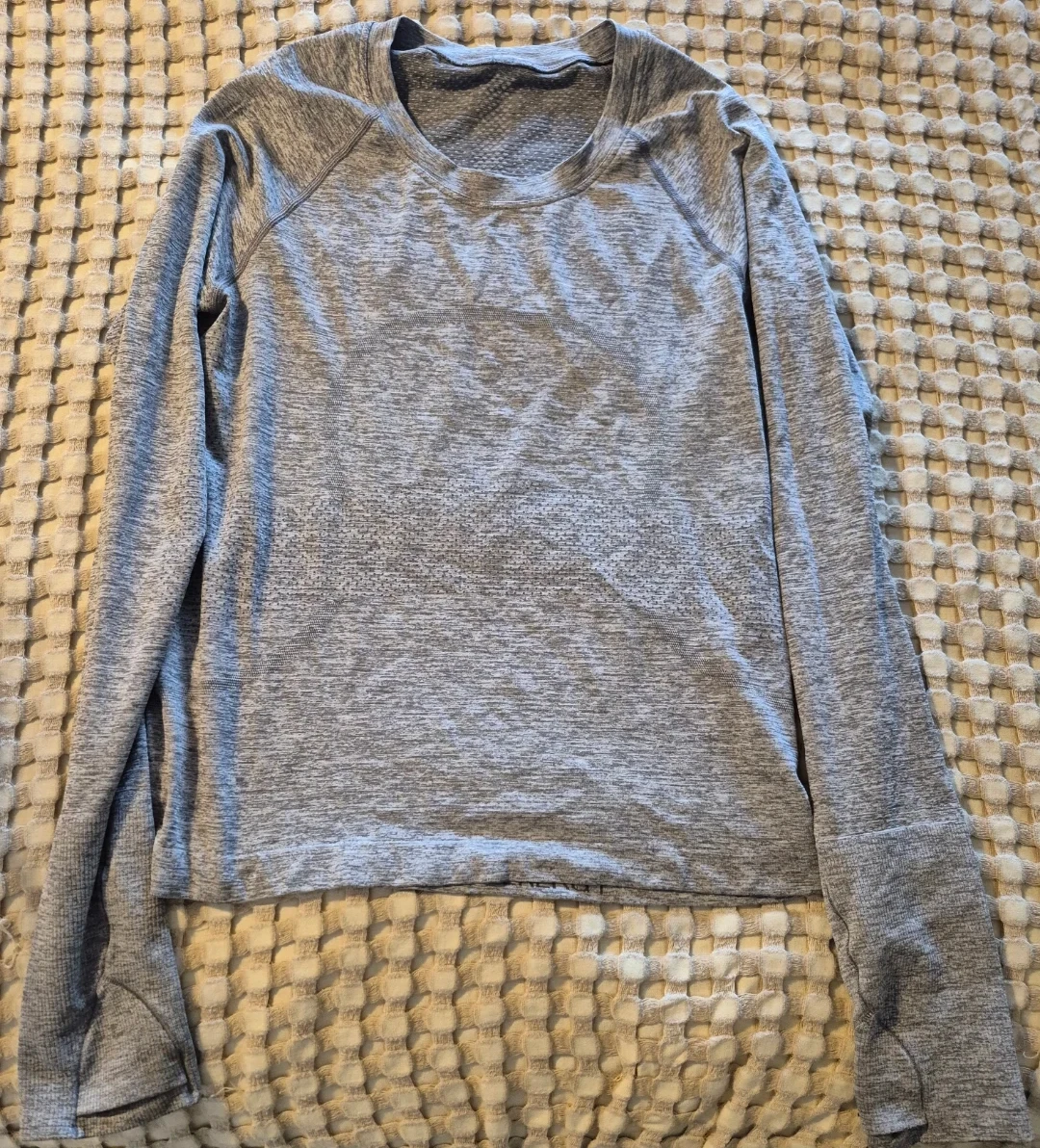 Lululemon Grey Long Sleeve Athletic Shirt Size 6