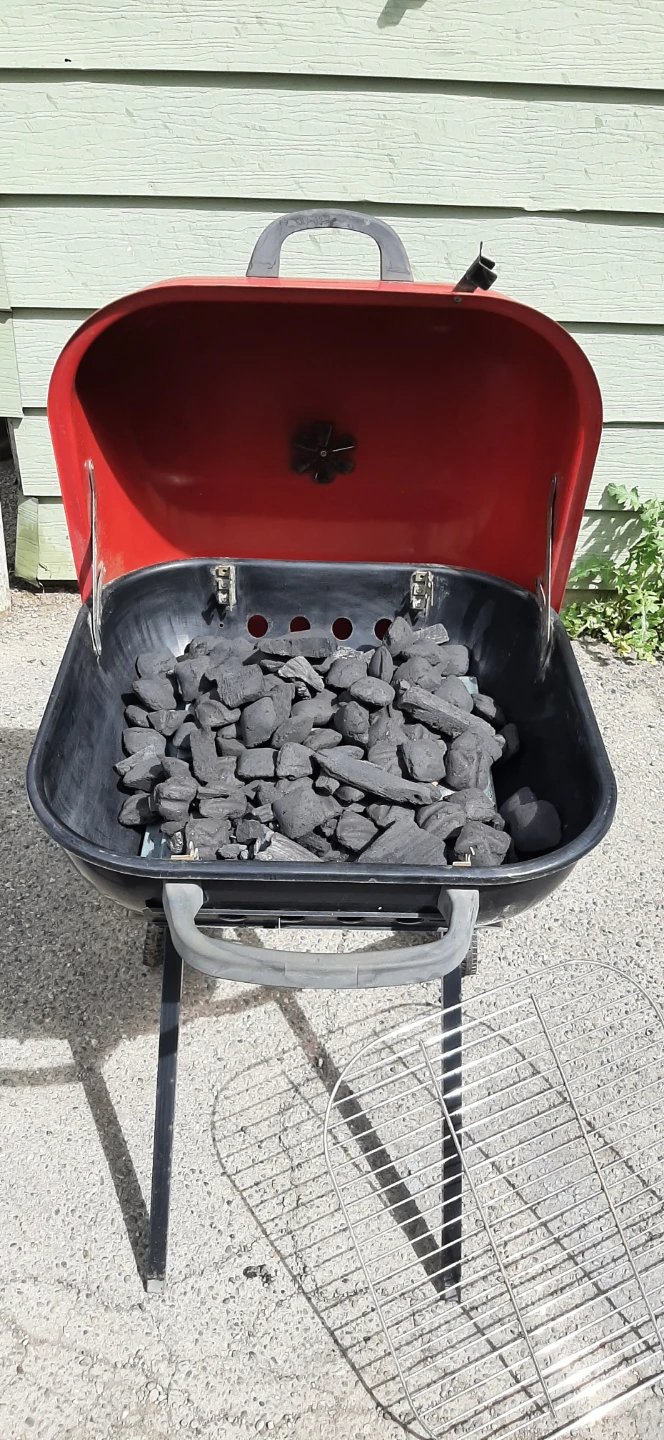 Weber Portable Charcoal Grill READ DESCRIPTION ON SIZE - photo 4