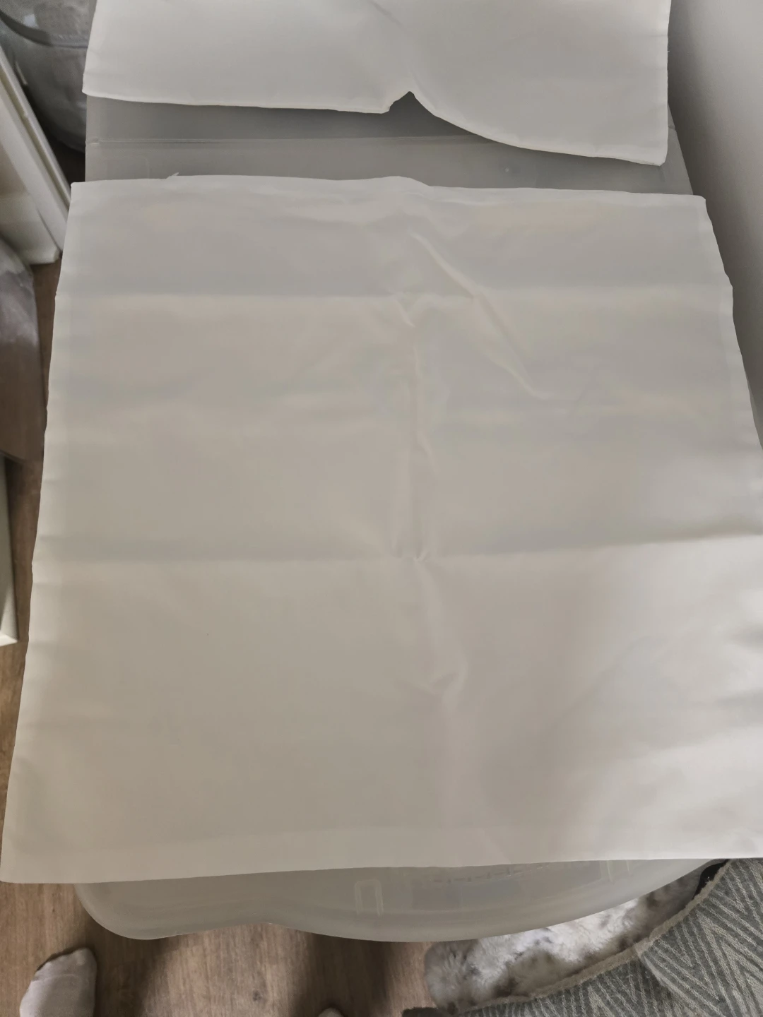 4 White Pillow covers - photo 2