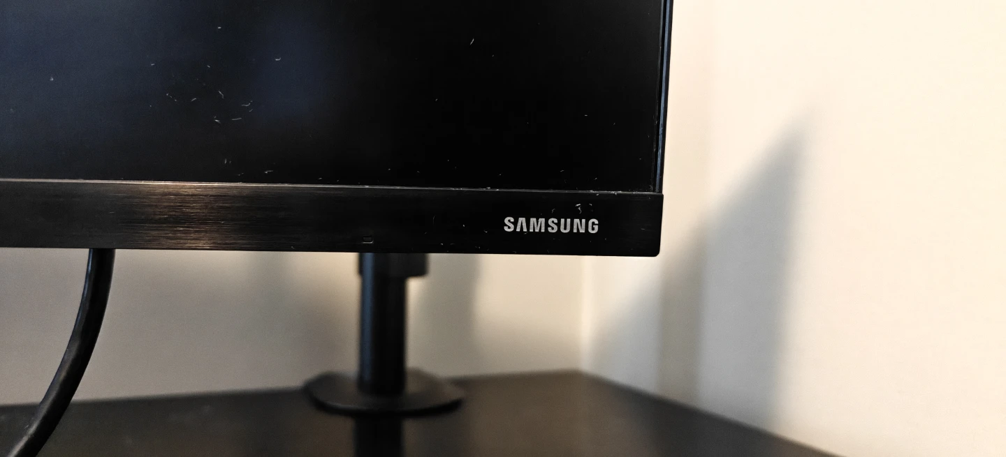 Samsung Colour Display Unit 27 inch Monitor - photo 2