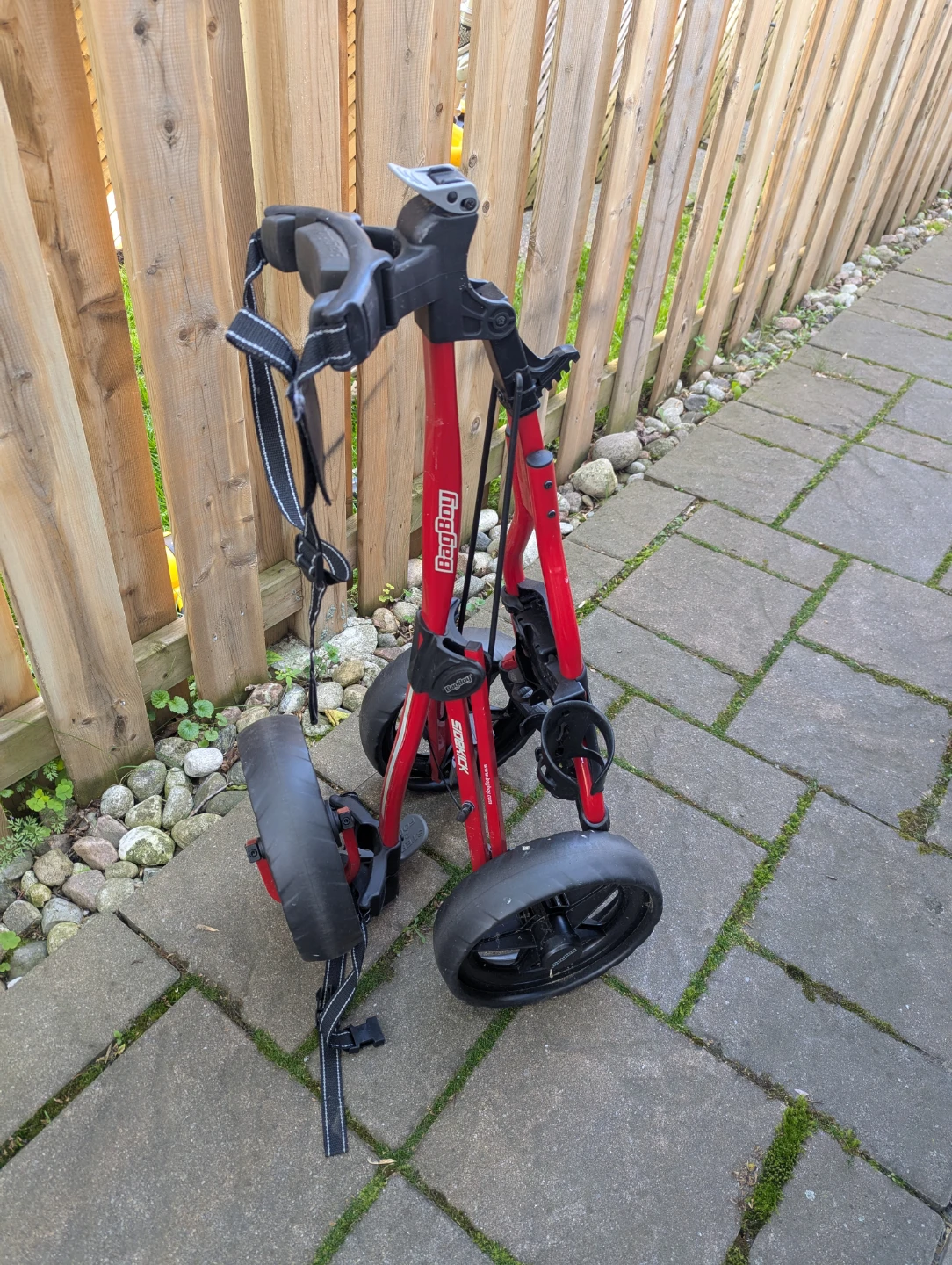 Golf push cart. 3 wheel. Folds quickly and easily