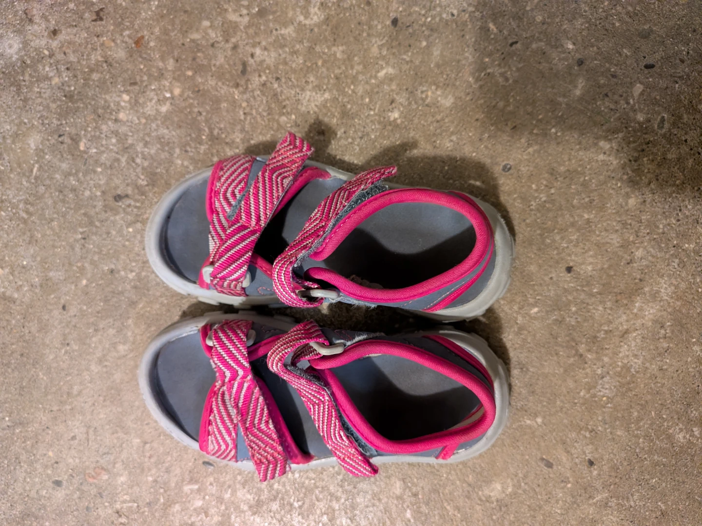 Girl Pink & Grey Sandals - photo 2