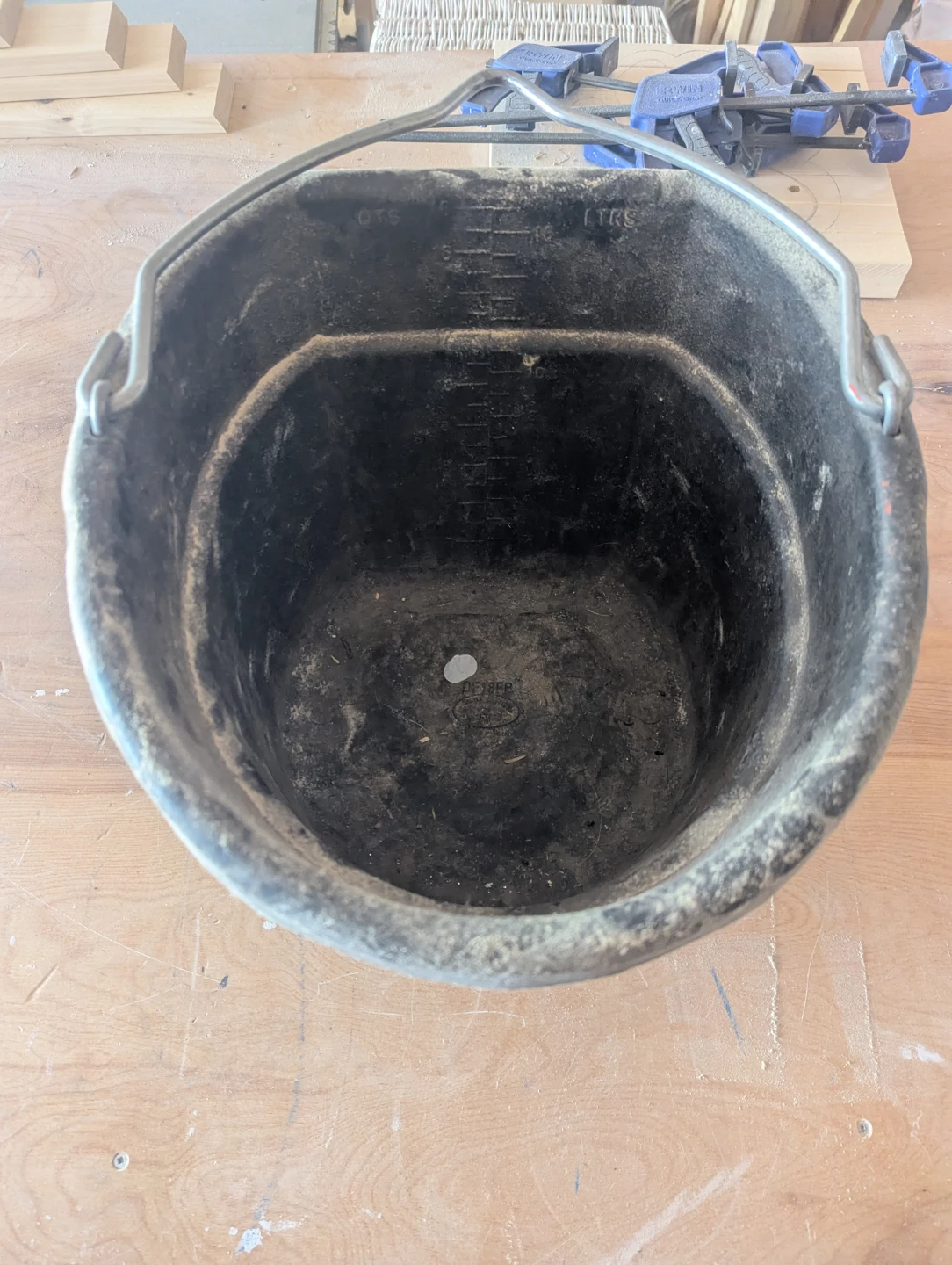 Flat Back 18L Feed Bucket - photo 2