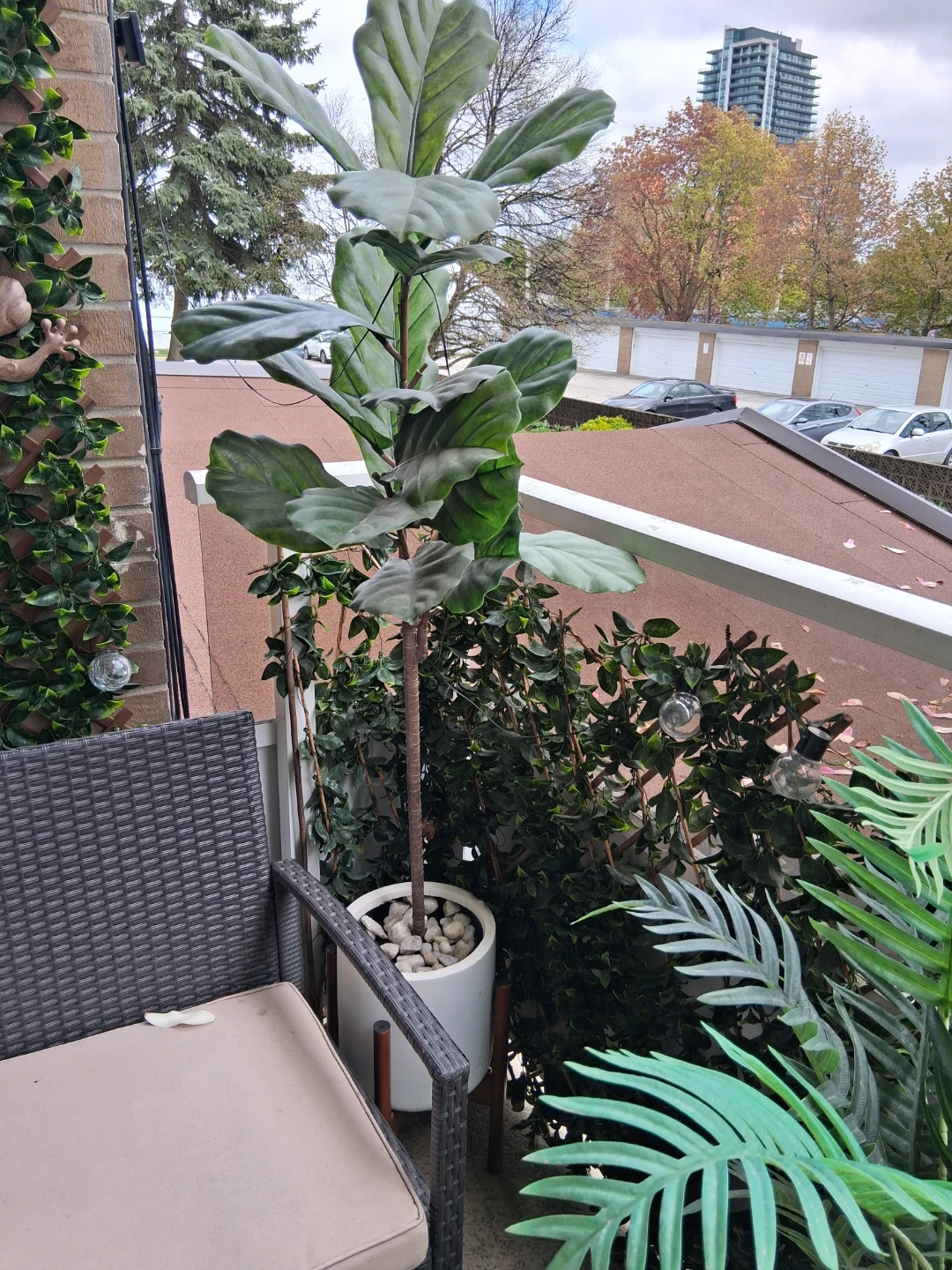 Artificial Fiddle Leaf Fig Tree in White Pot with Stand