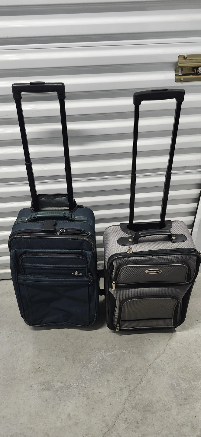 19" and 20" Carry on luggage of 2, one for $10