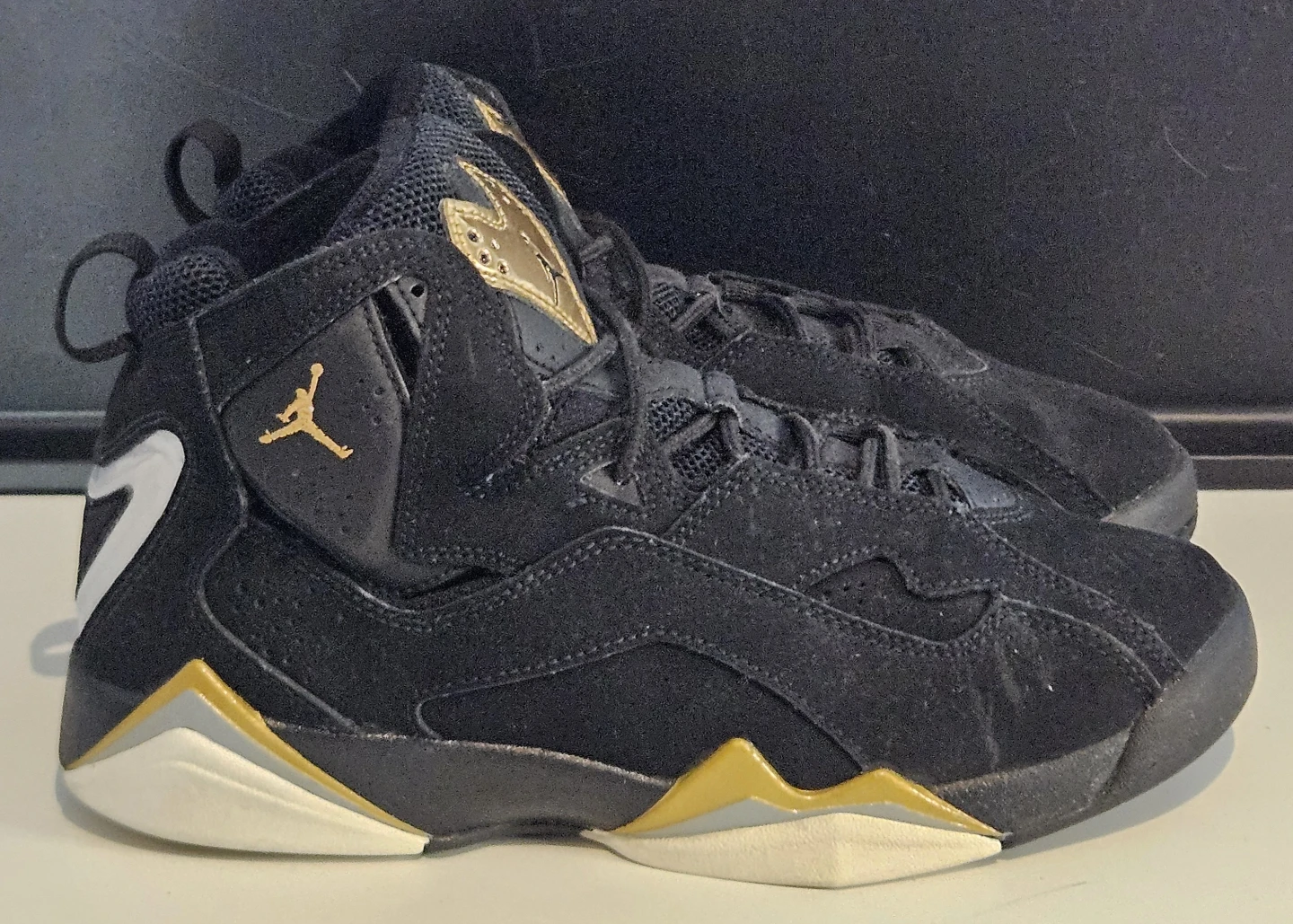Jordan True Flight Basketball Shoes (Youth) - photo 4