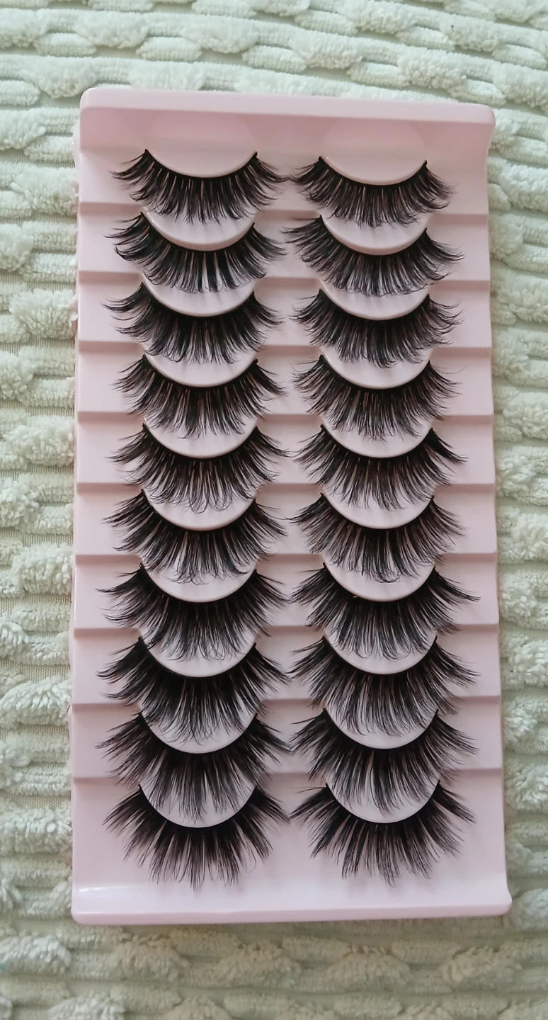 False Eyelash Kit with Adhesive and Applicator
