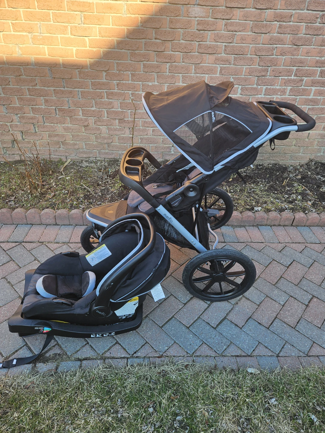 Evenflo Litemax 35 Travel System Stroller and Car Seat