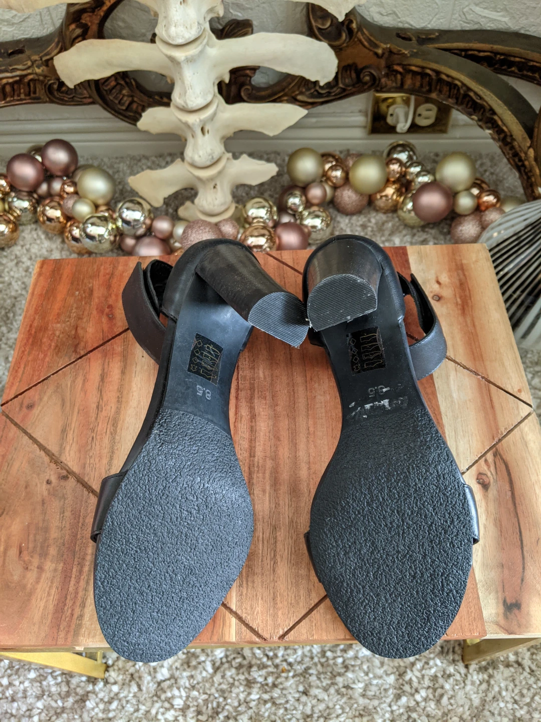LE CHÂTEAU Black Heel Sandals size 8.5 - photo 4