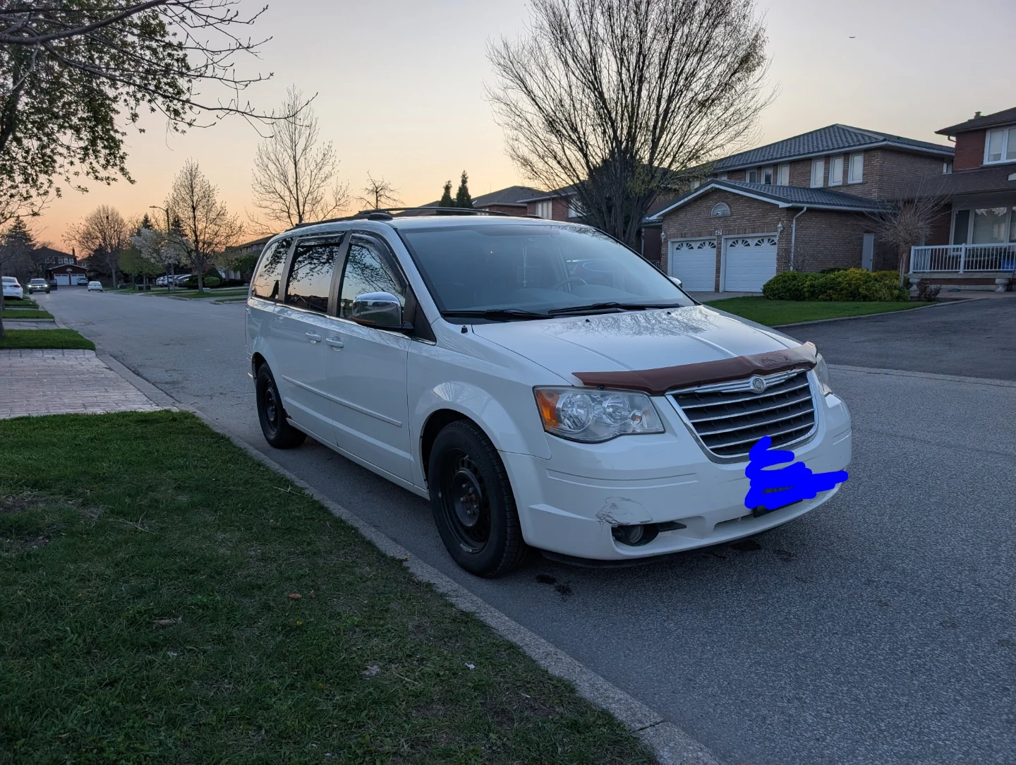 White Chrysler Town & Country Van - photo 2