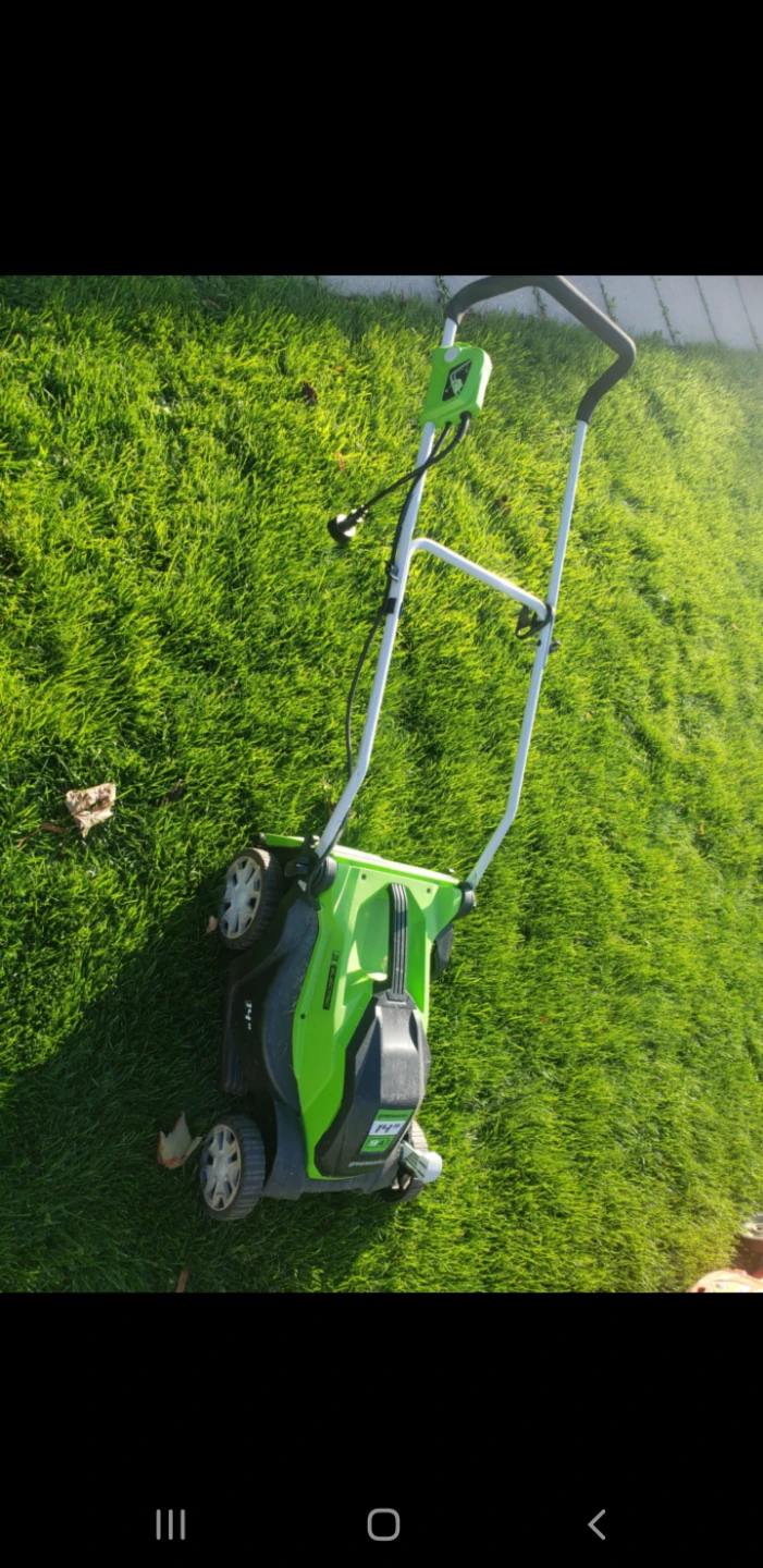 Greenworks 14" Cordless Electric Lawn Mower