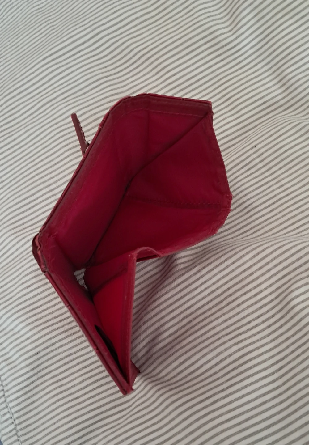 Red Croc-Embossed Tri-Fold Wallet - photo 3