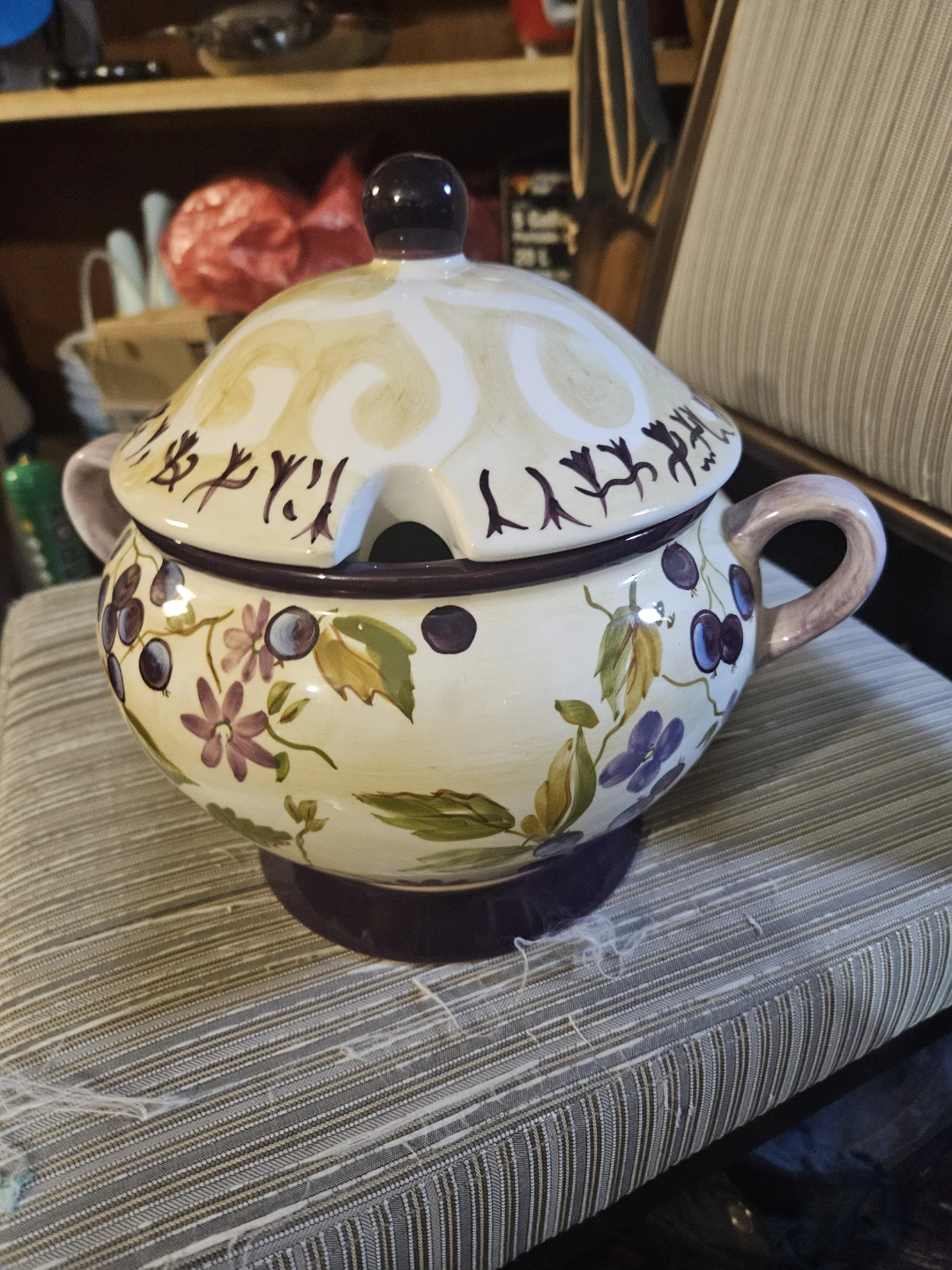 Ceramic Serving Tureen with Lid - Grape and Floral Design - photo 4