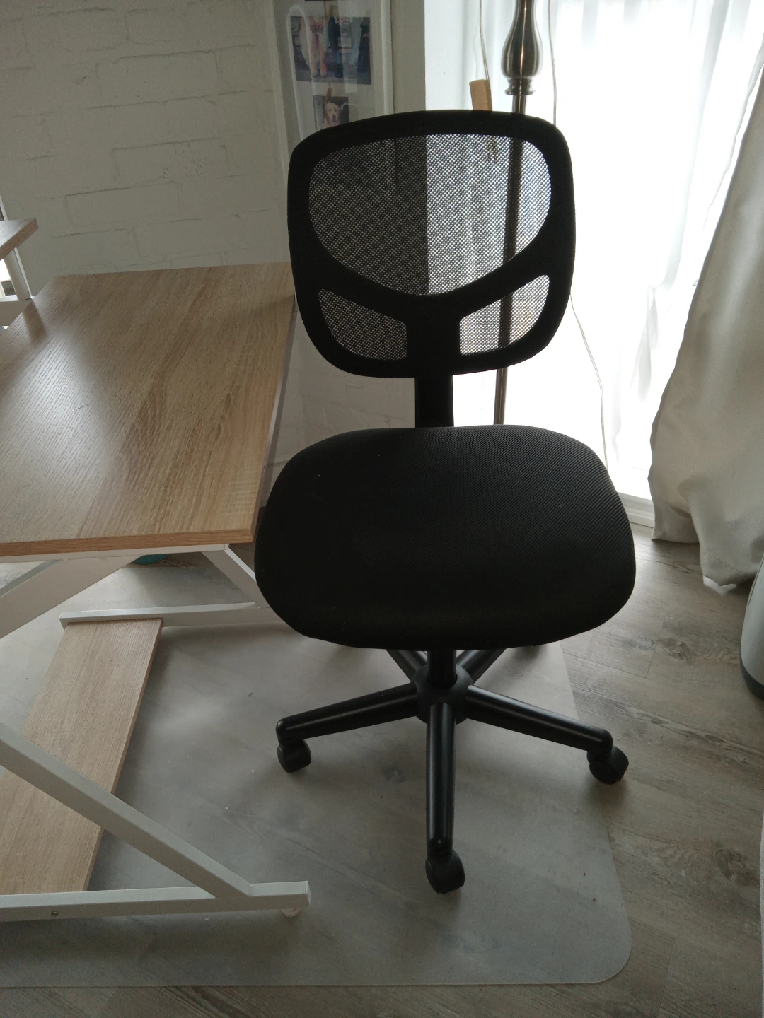 Black Mesh Office Chair, desk and runner - photo 3