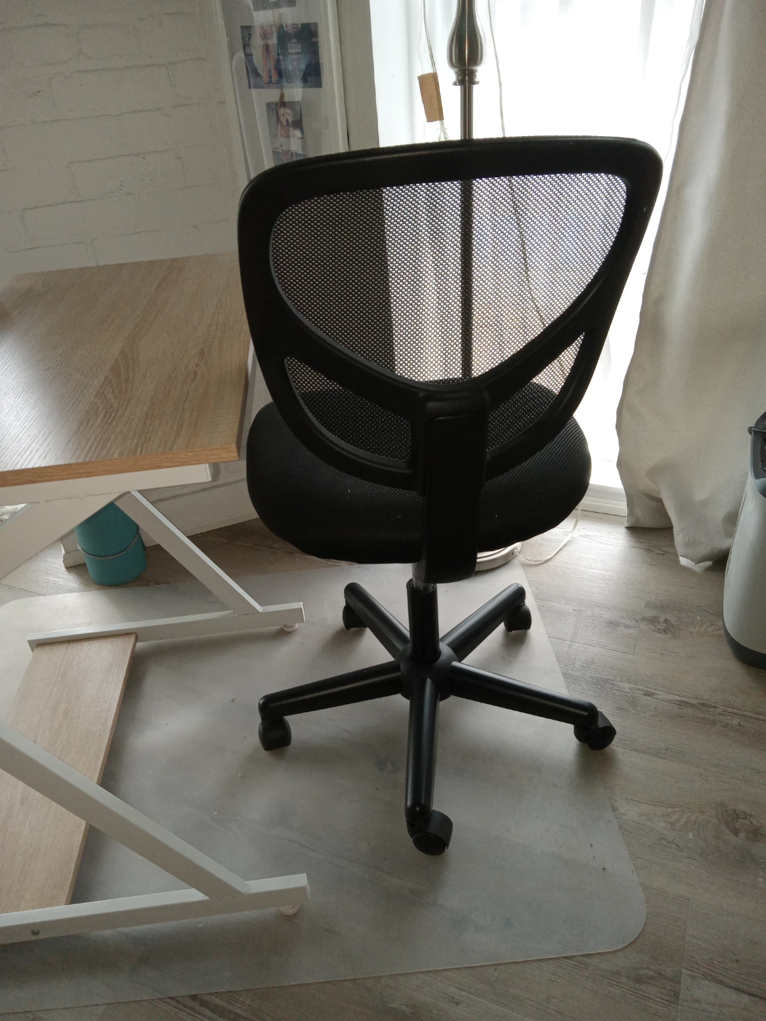 Black Mesh Office Chair, desk and runner - photo 4