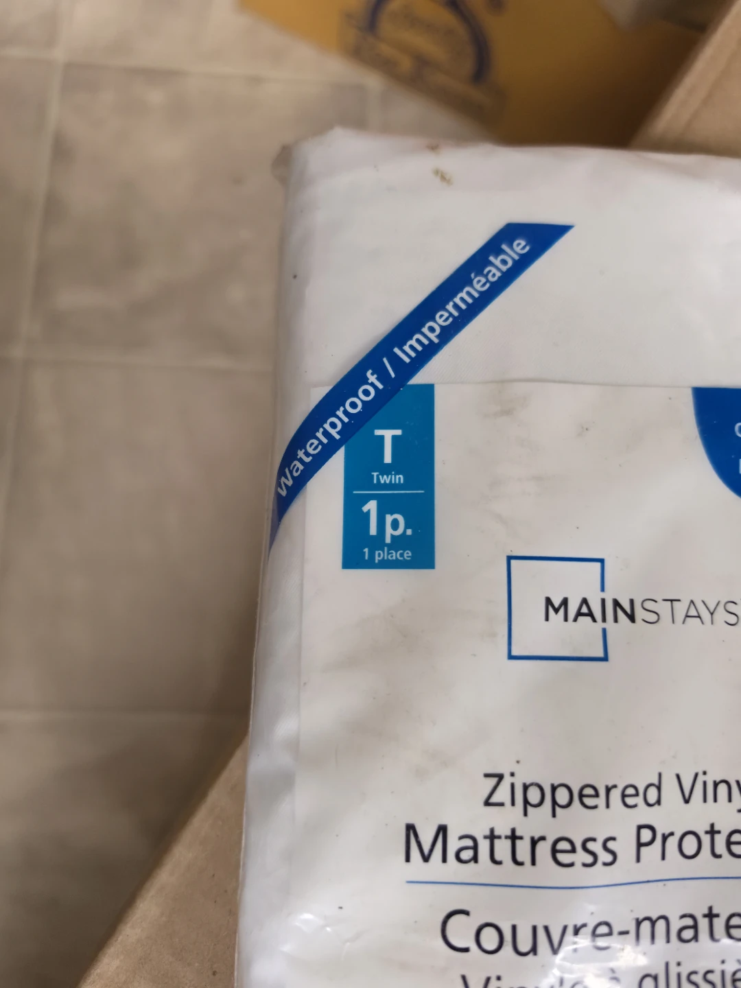 Brand New Waterproof Zippered Vinyl Mattress Protector-Twin Size - photo 2