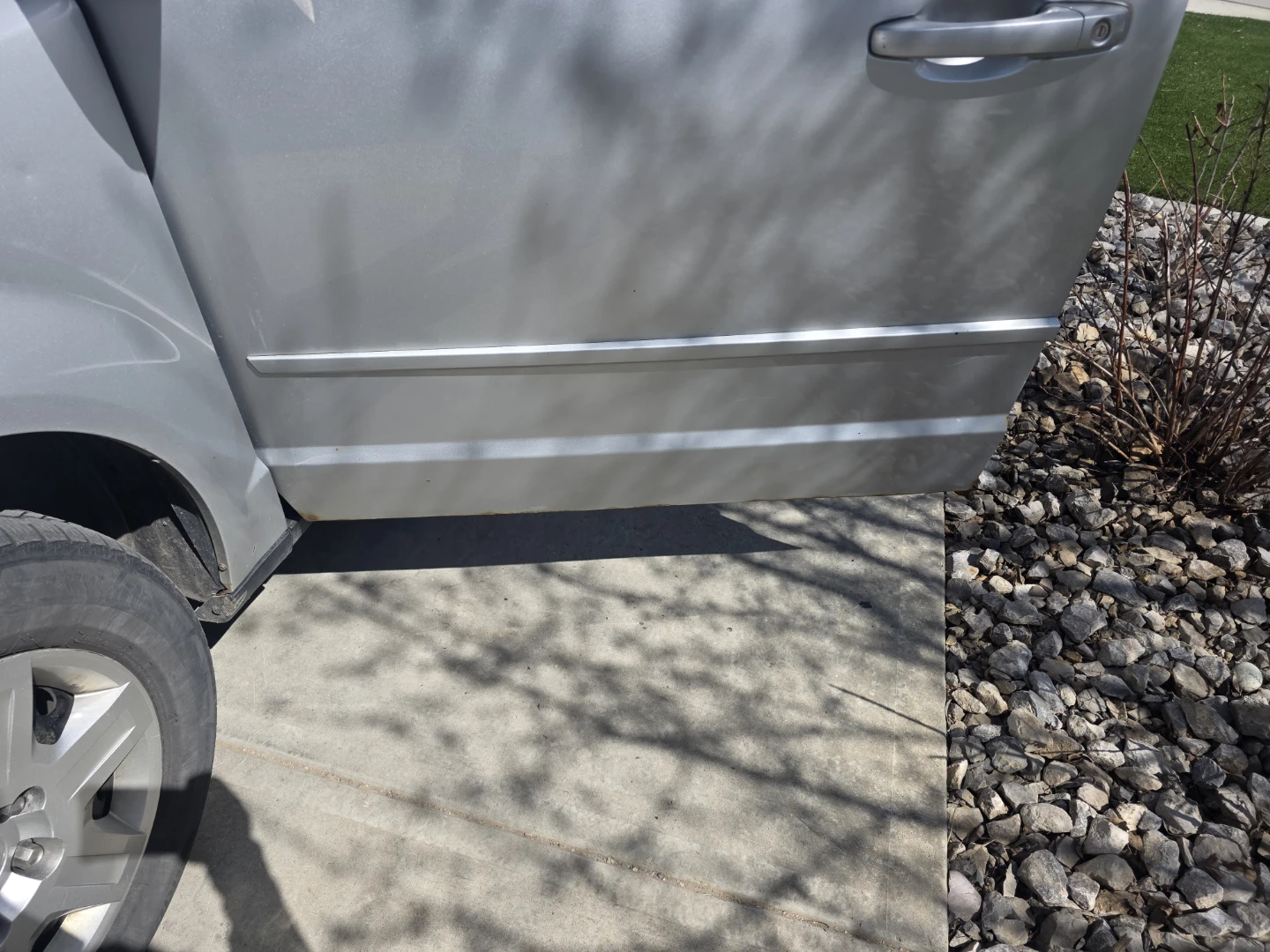 Silver Dodge Grand Caravan - photo 3
