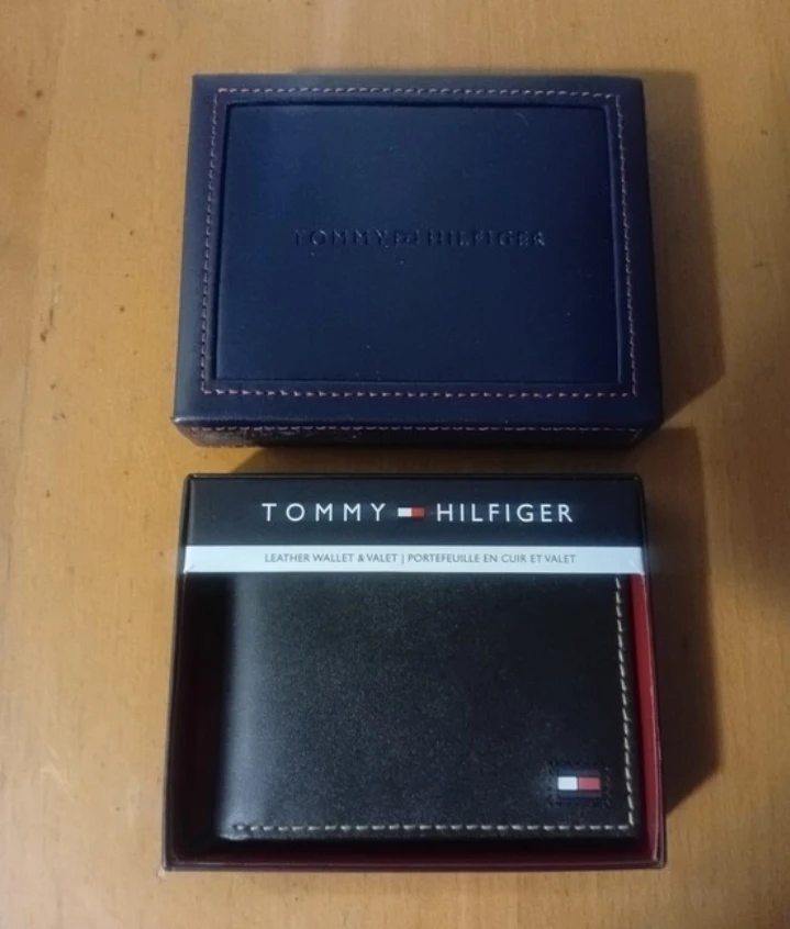 Tommy Hilfiger Leather Wallet & Valet