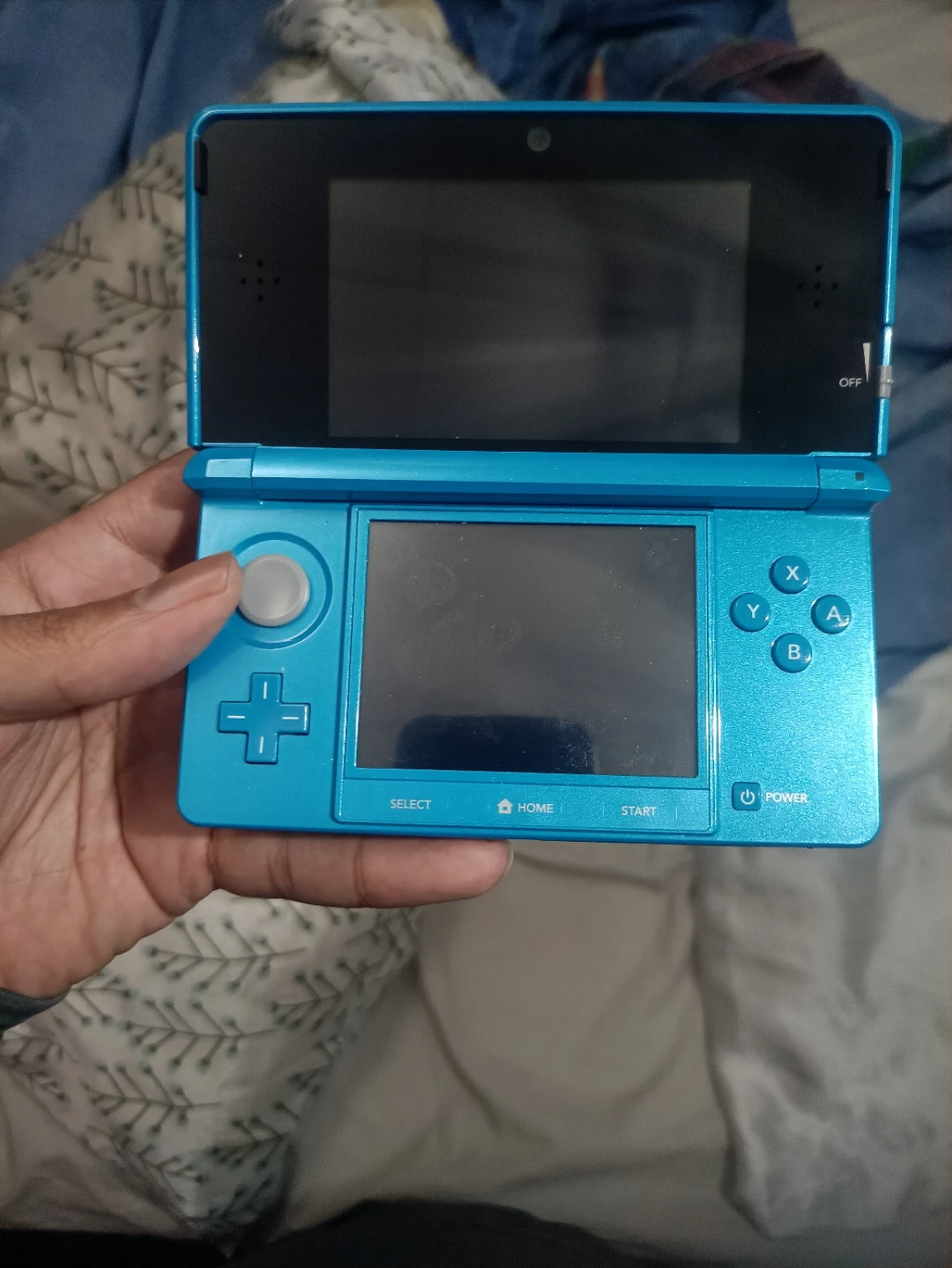 brand new modded 3ds blue with rubber grip and charger - photo 3
