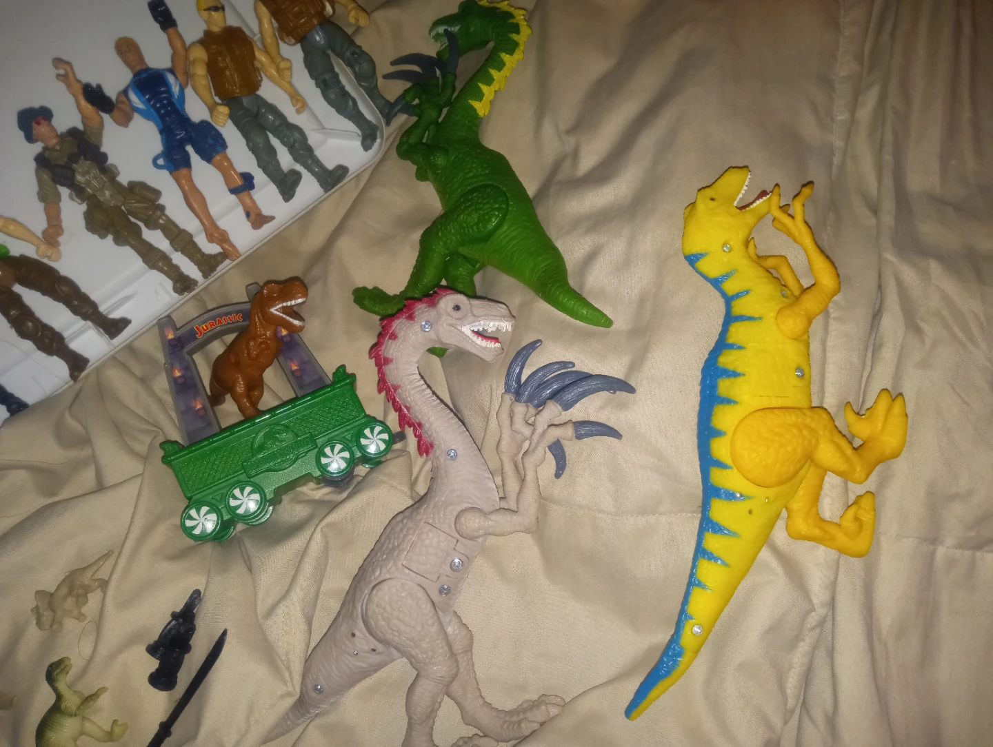 Animal Planet Toy Helicopters and Dinosaur Figures - photo 3