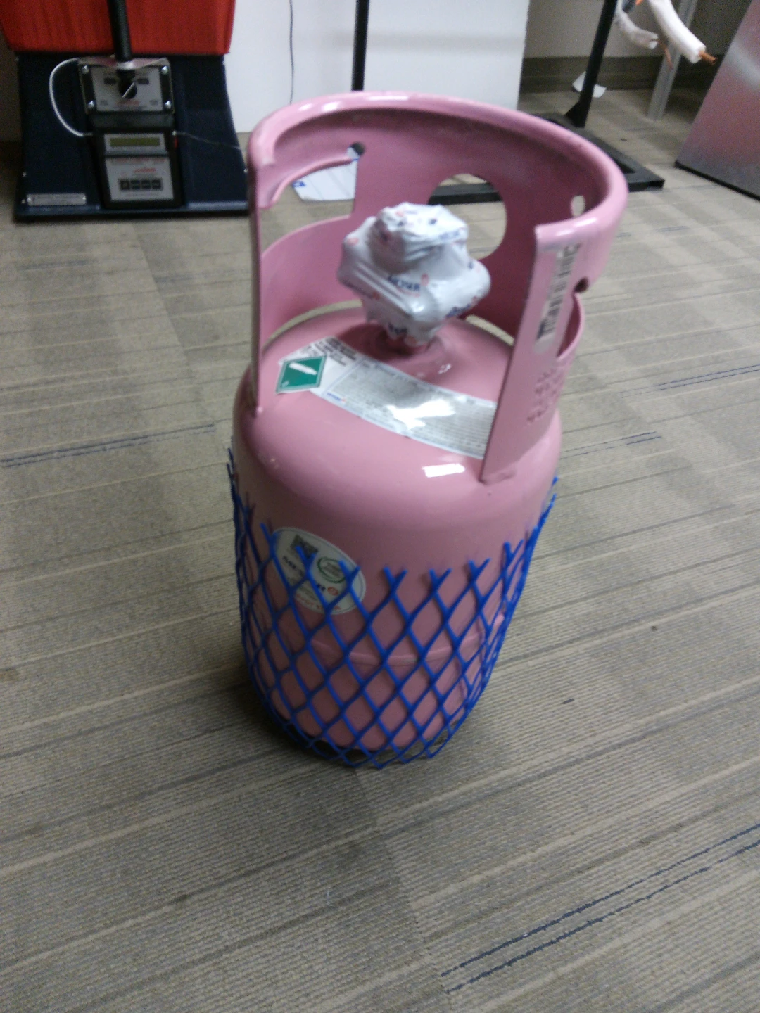 Pink Gas Cylinder 410a full jug