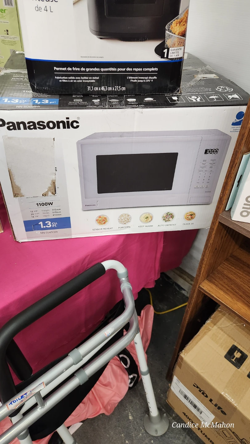 Panasonic 1.3 cu. ft. Microwave NN-SU65QW
