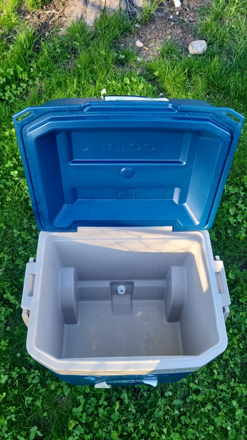 Igloo Maxcold 60qt Cooler with Wheels - photo 4
