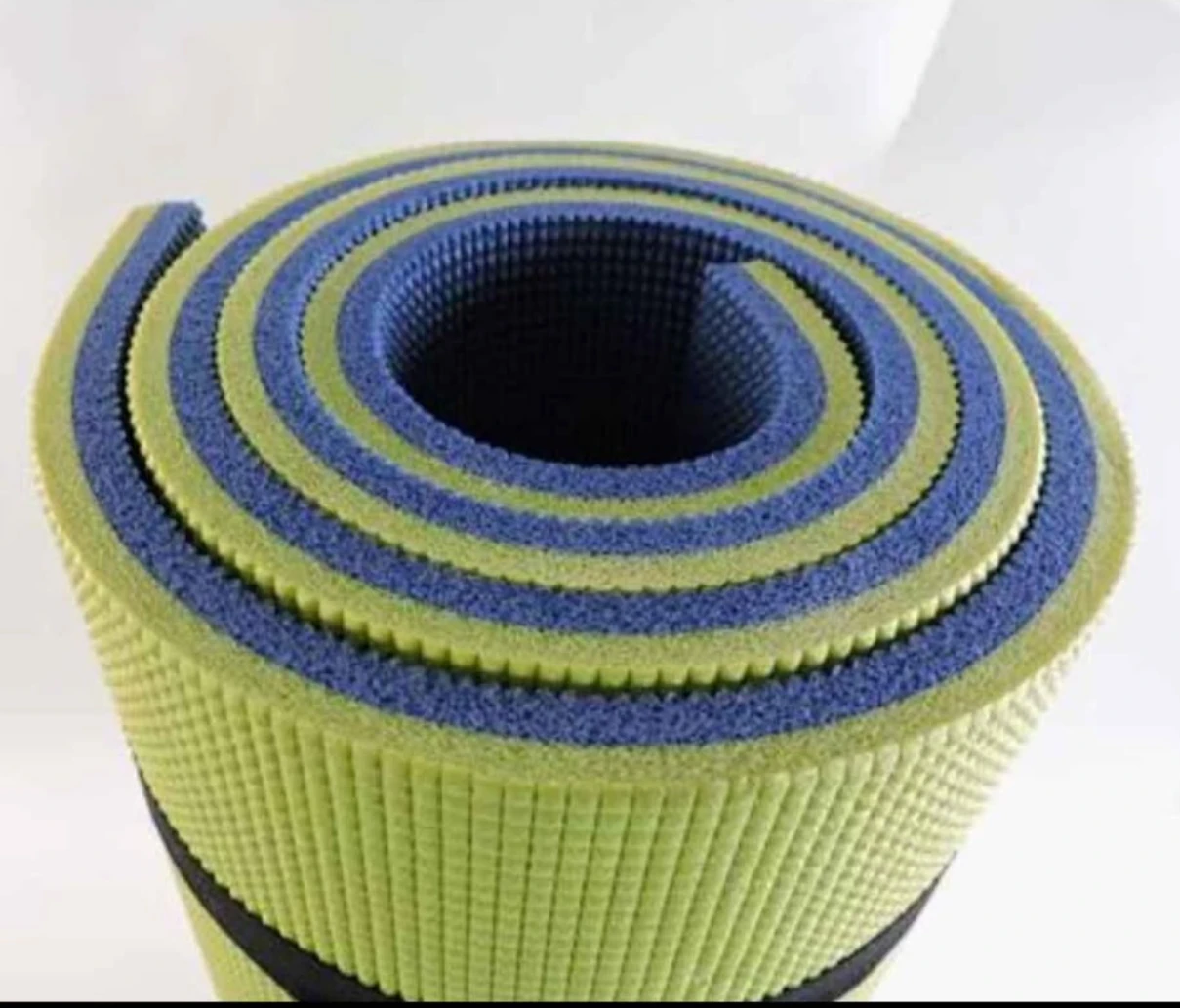 Brand New   dual-layer textured foam utility mat - photo 3