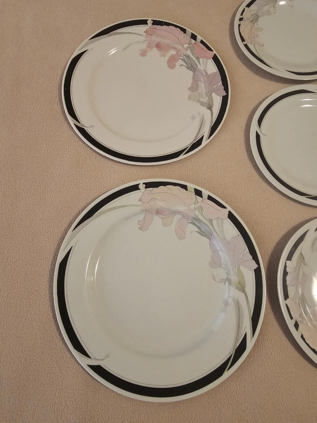 $5 for all 16-piece China Set - photo 4