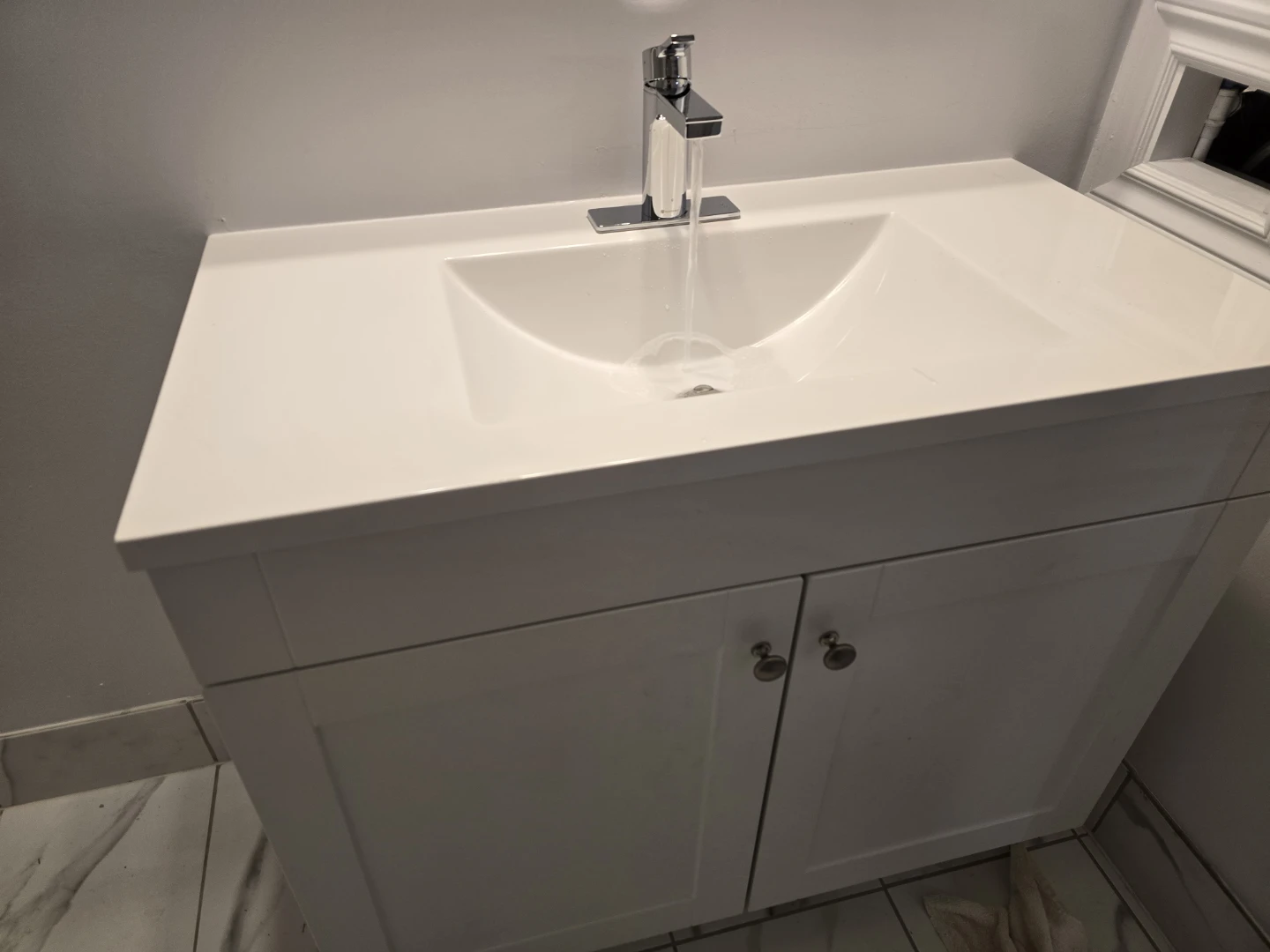 Vanity Combo with Sink and faucet