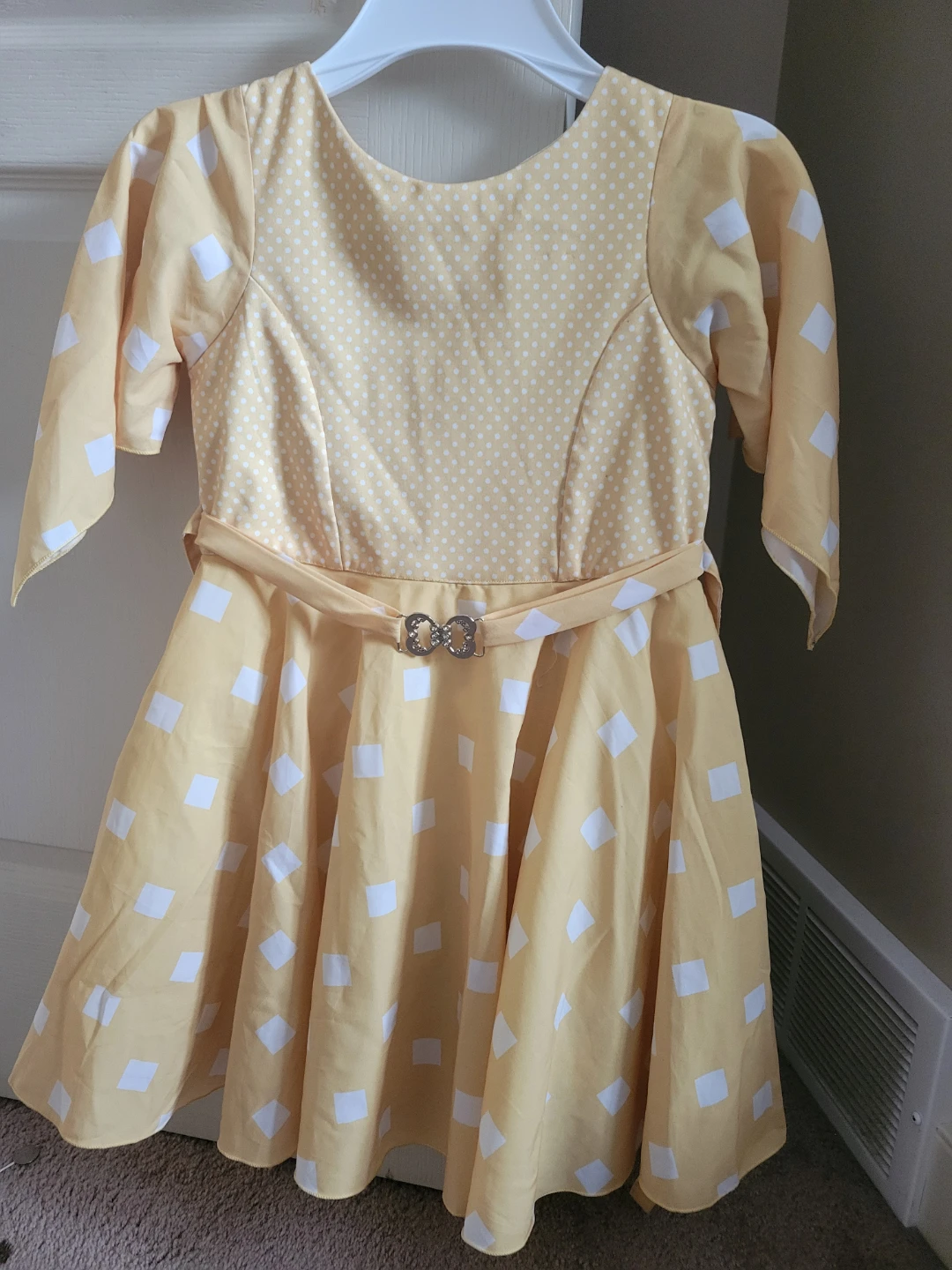 4-6yrs old Girls Yellow Dress with White Diamonds and Polka Dots