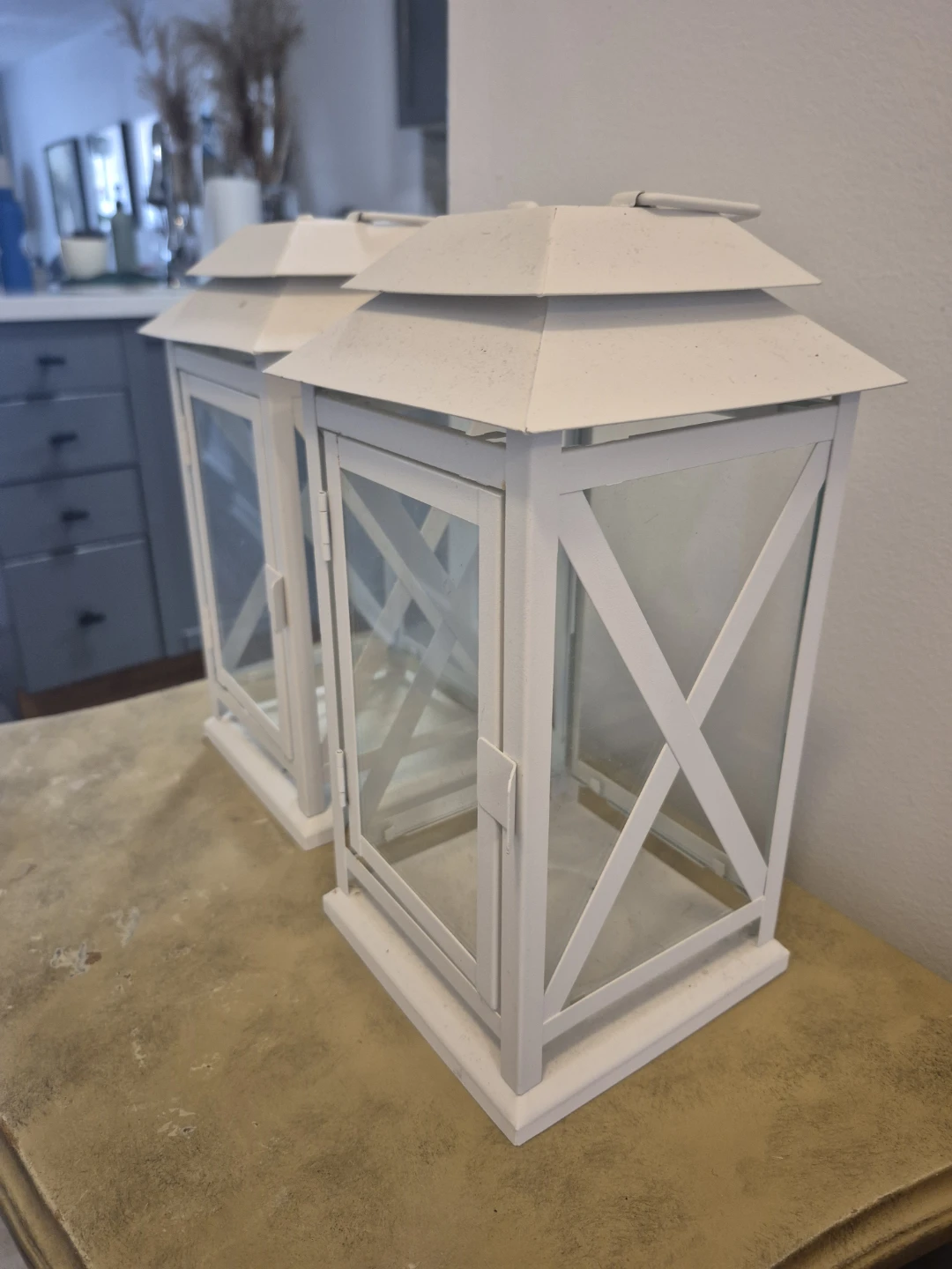 Set of 2 White Metal Lanterns