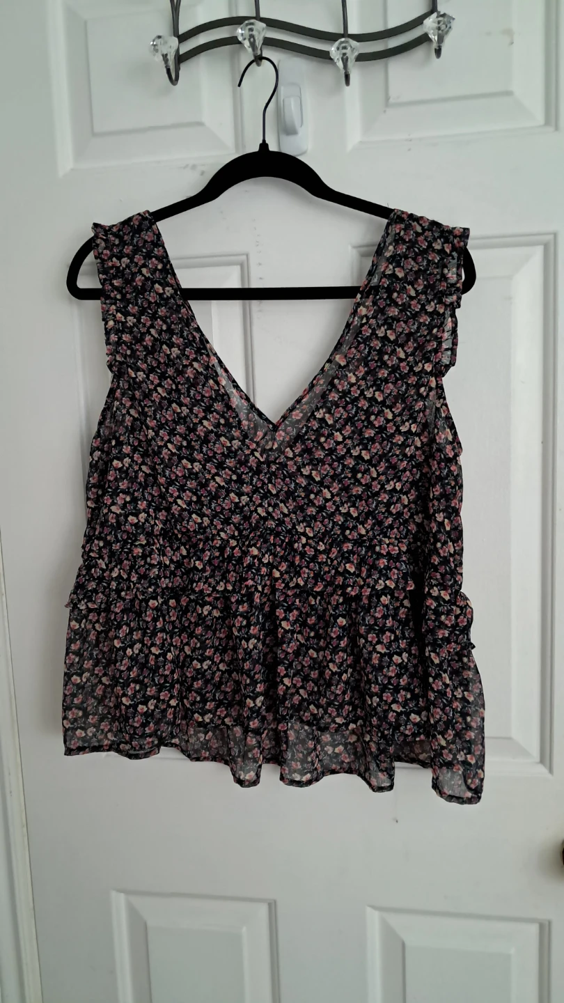 Women's Floral V-Neck Tank Top
