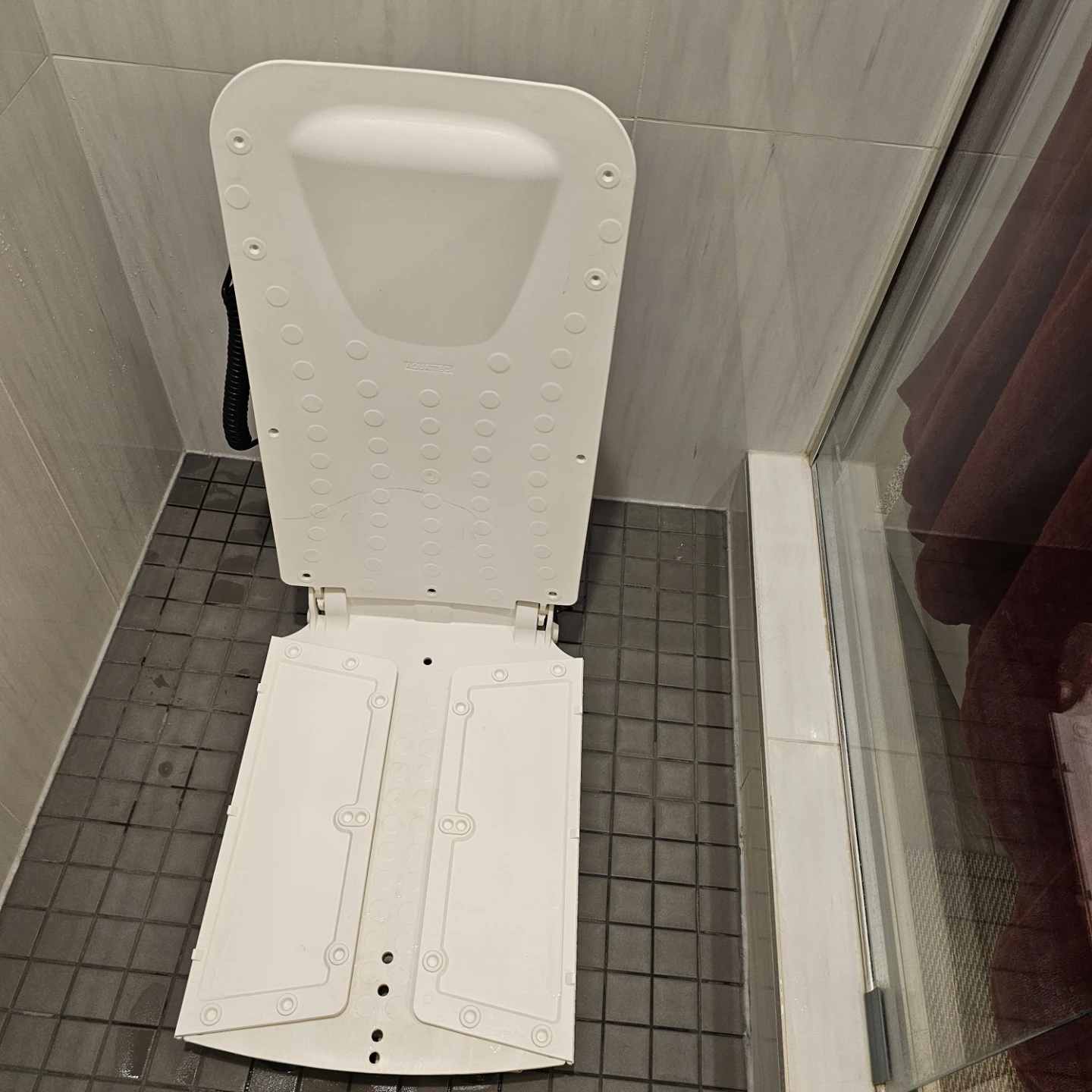 Aquatec reclining powered bath Chair with remote - photo 2