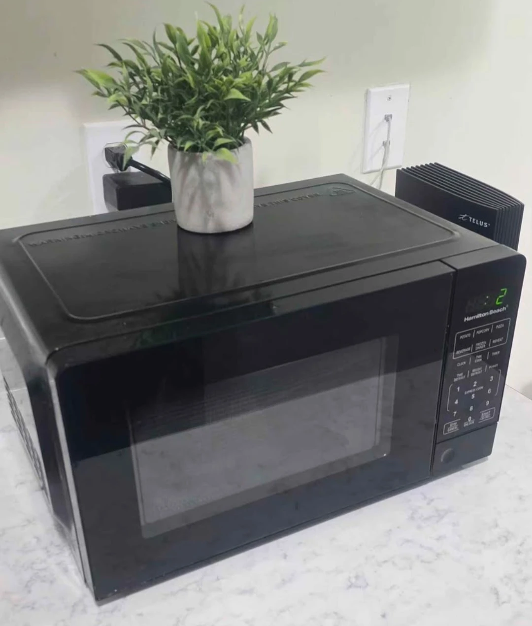 Hamilton Beach Black Microwave - photo 3