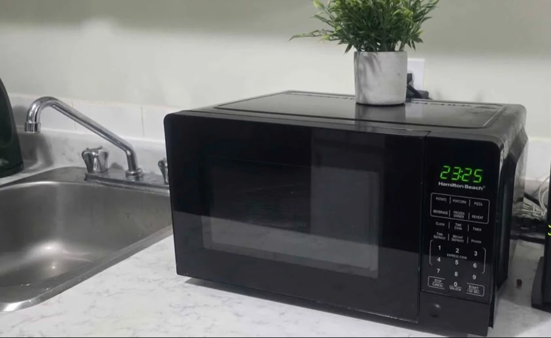 Hamilton Beach Black Microwave - photo 4