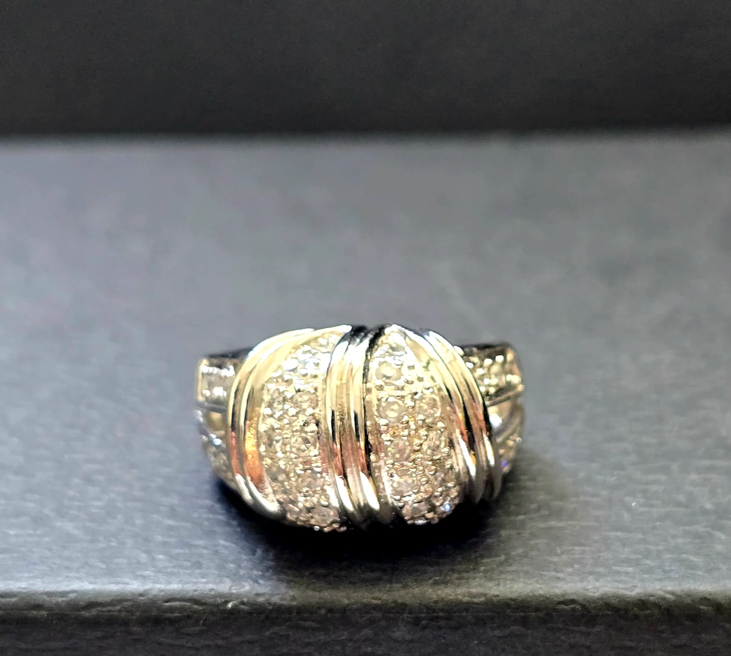 Like new beautiful 925 Silver ring with CZ stones sale