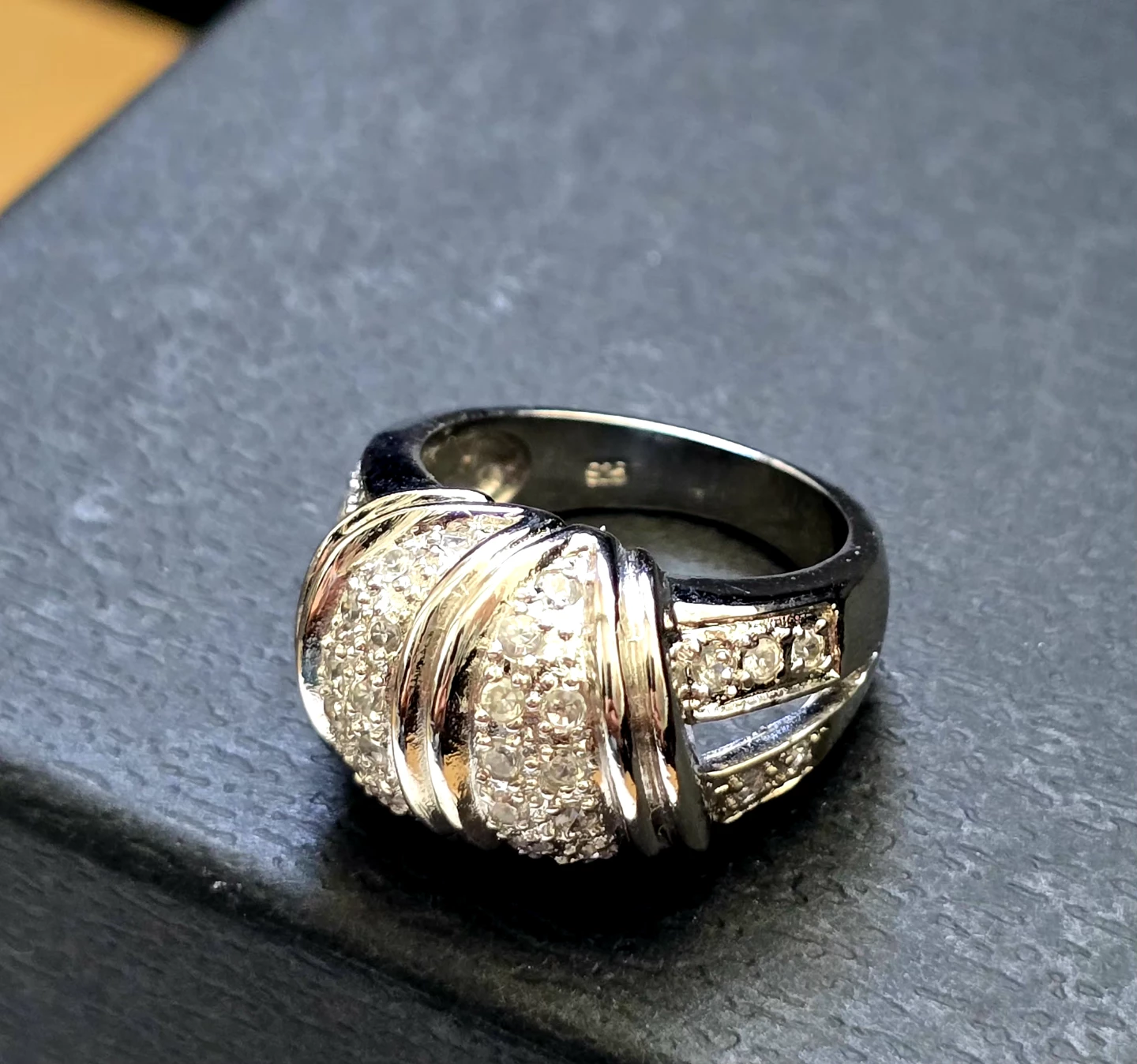 Like new beautiful 925 Silver ring with CZ stones sale - photo 3