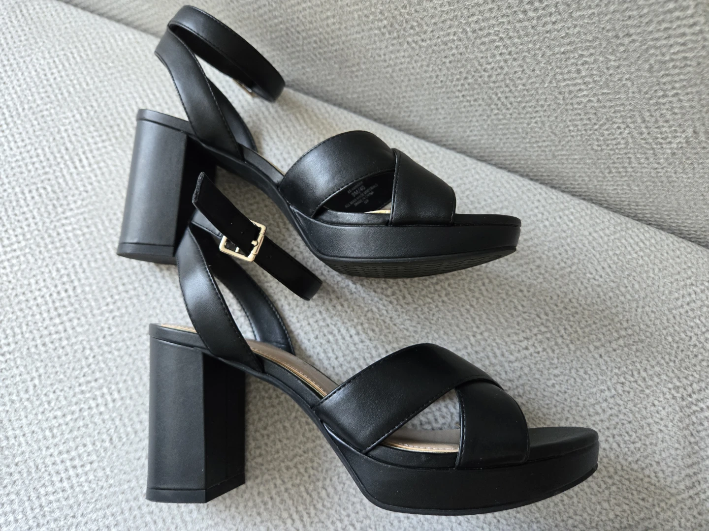 Kelly & Katie Black Platform Block Heel Sandals | Size US 9