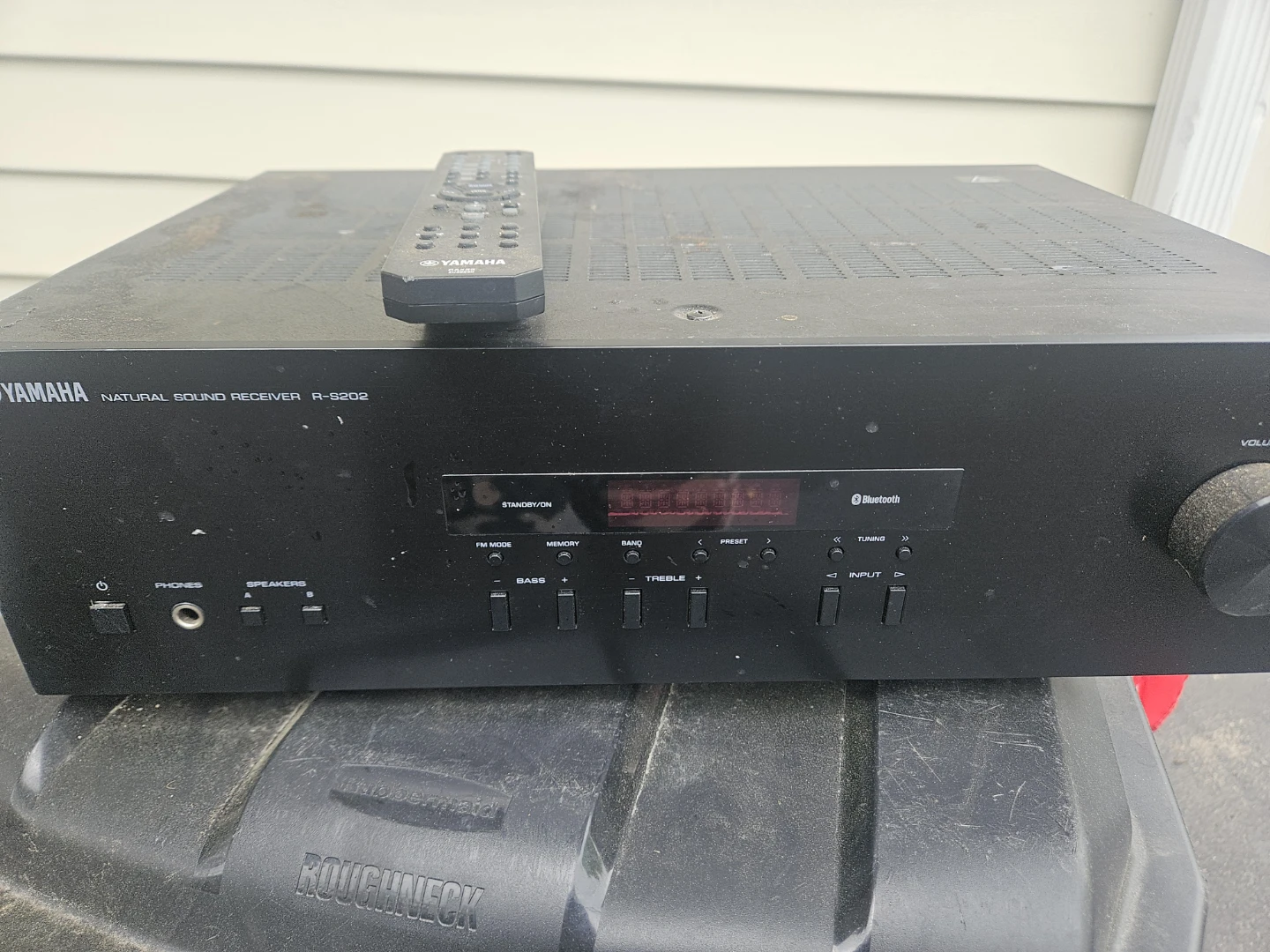 Yamaha R-S202 Natural Sound Receiver with Bluetooth